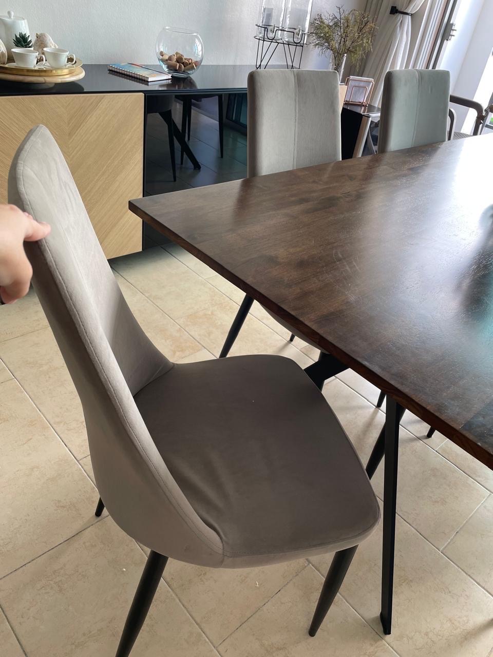 muebles y colchones - Mesa comedor de 6 plazas como nuevo incluye las 6 sillas. comprado en ilumel. 1