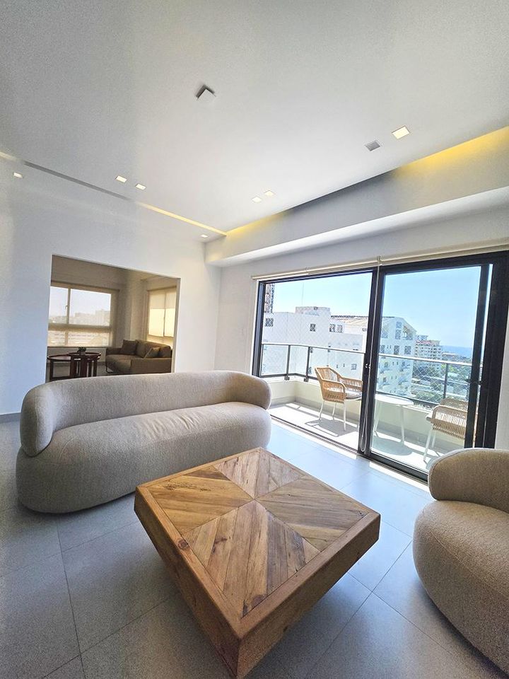 apartamentos - En alquiler apartamento Amueblado con vista al mar 1