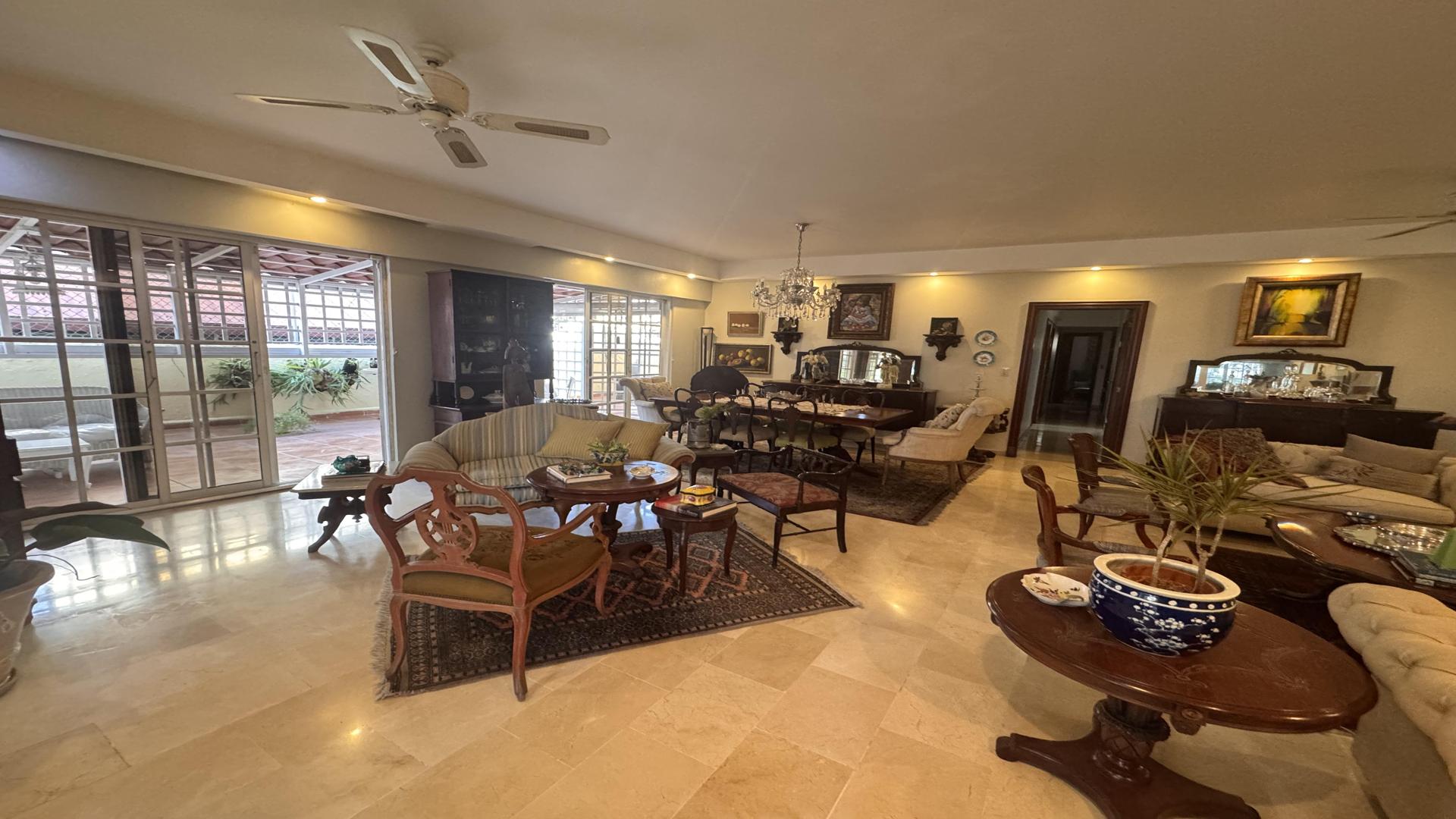 apartamentos - En venta Amplio Segundo piso con hermosa terraza 4