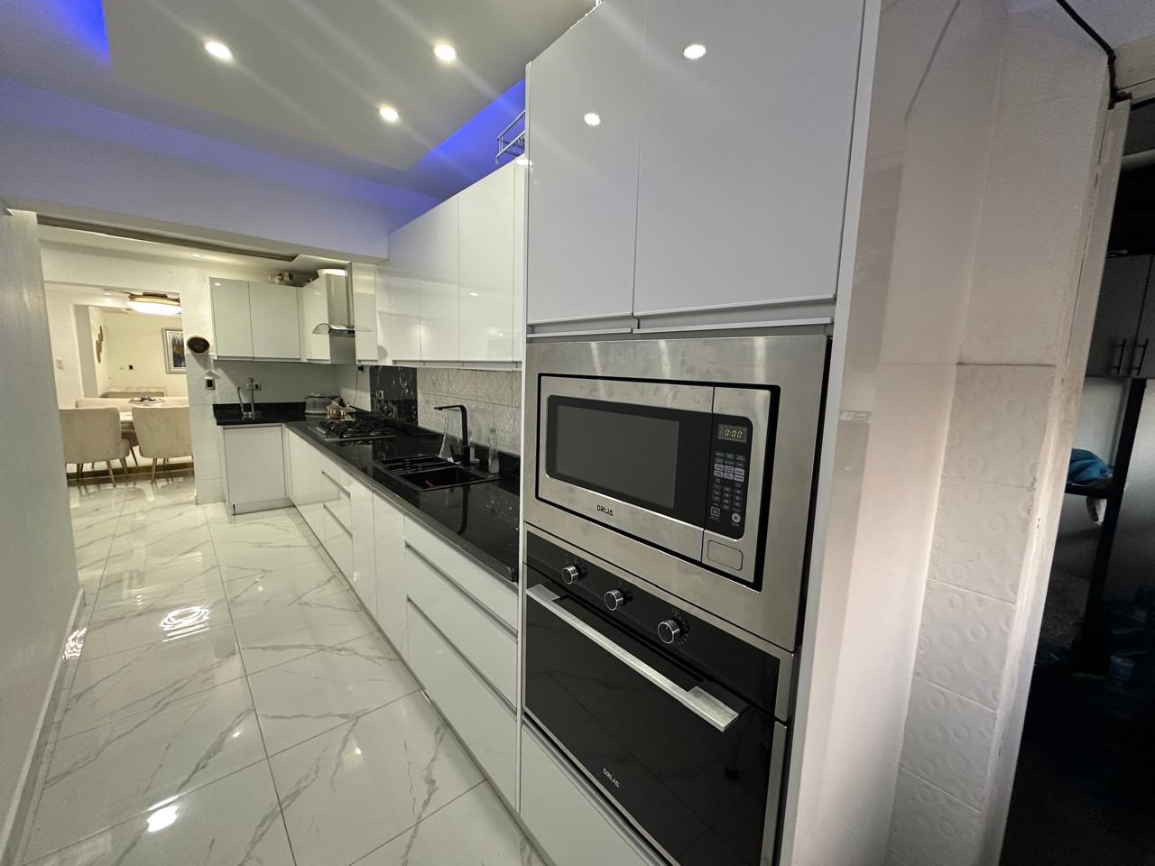 apartamentos - Renacimiento-Apartamento clásico remodelado de 3 habitaciones-US$165,000 2