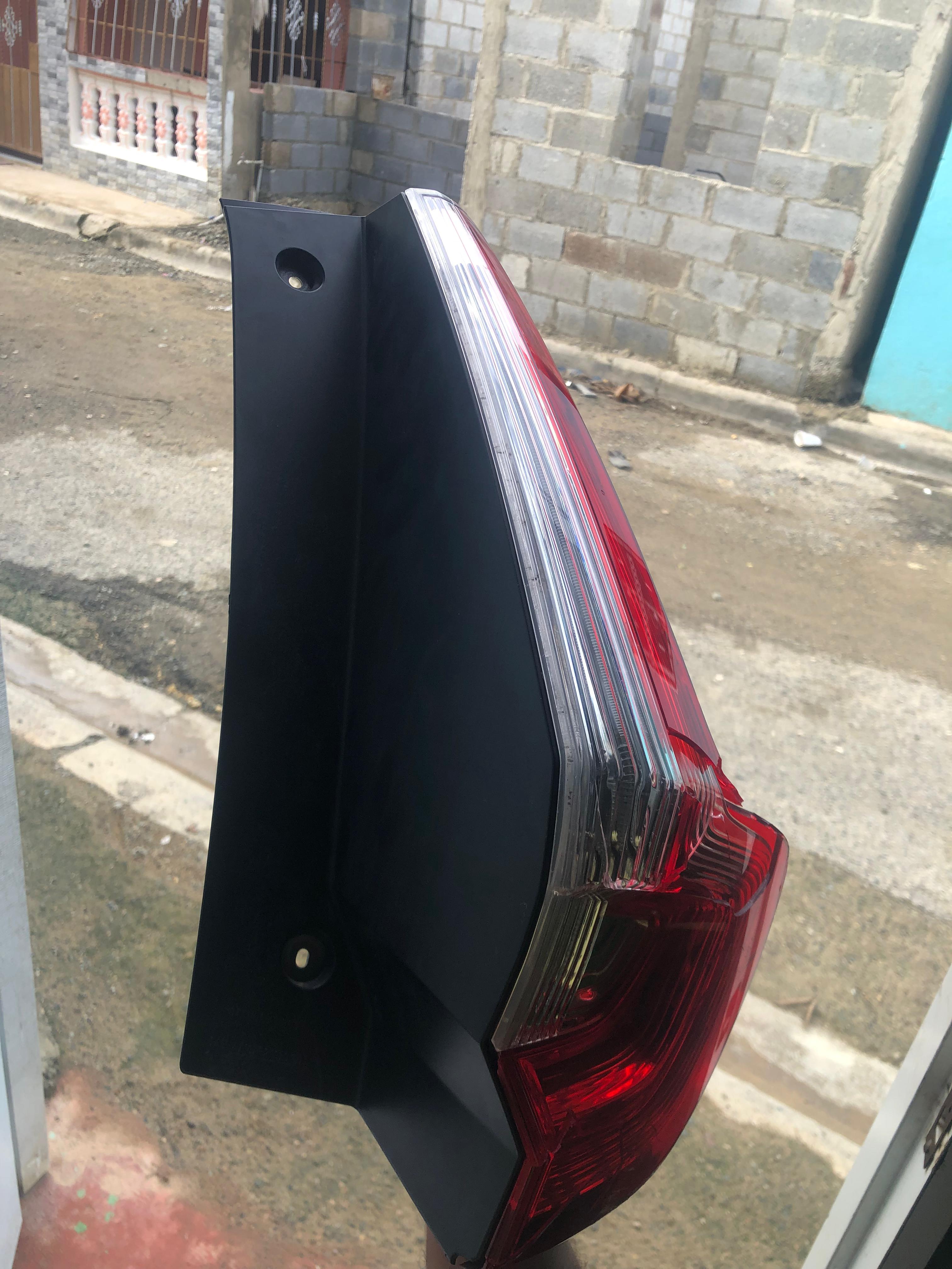 accesorios para vehiculos - vendo una pantalla de crv original 4mil negociable esta nueva un poquito rota  4