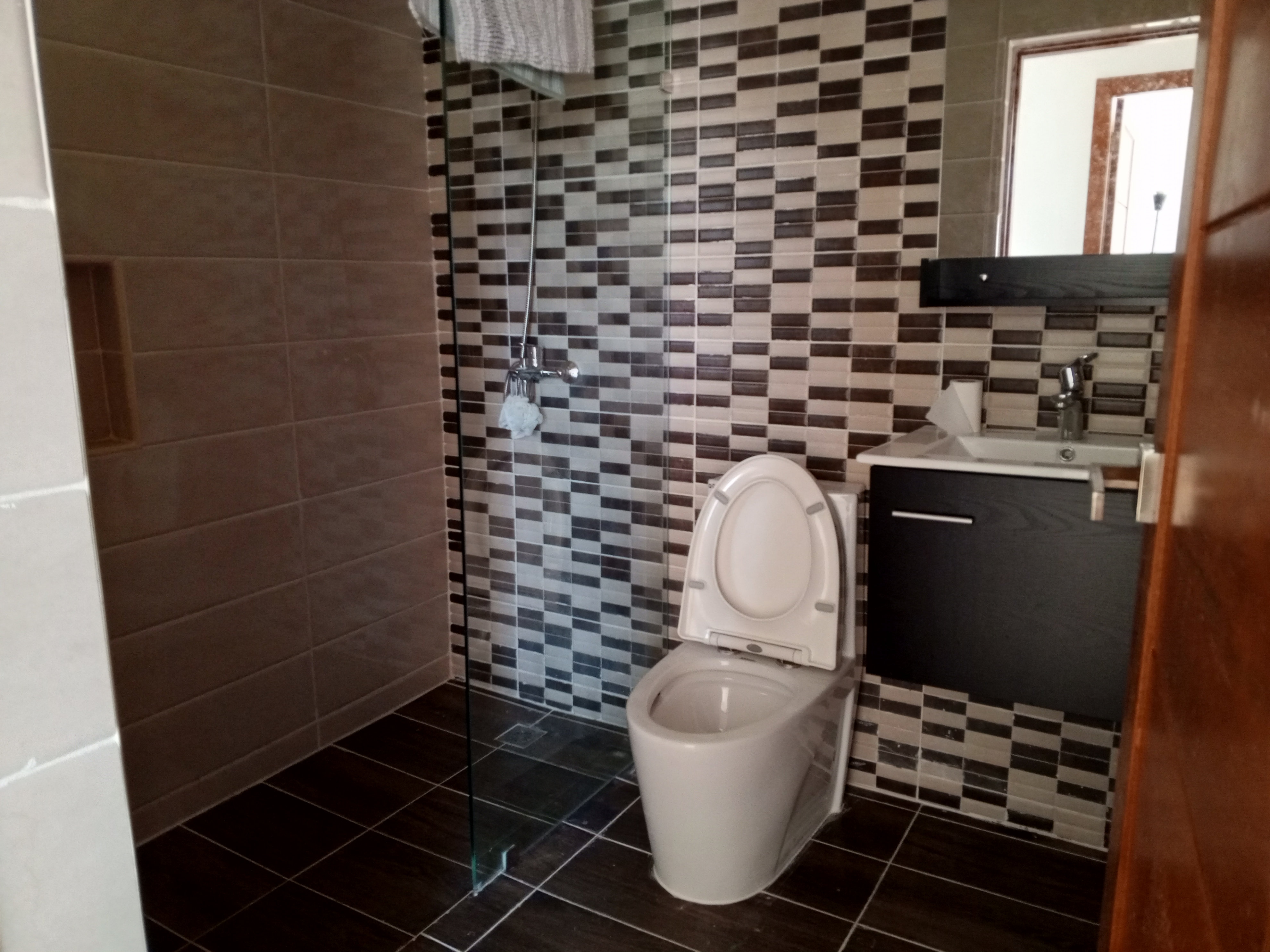 apartamentos - En lo mejor de avenida ind. klm 9 próximo al nacional. 3 hab. 2 psrqueos. 11.2 3