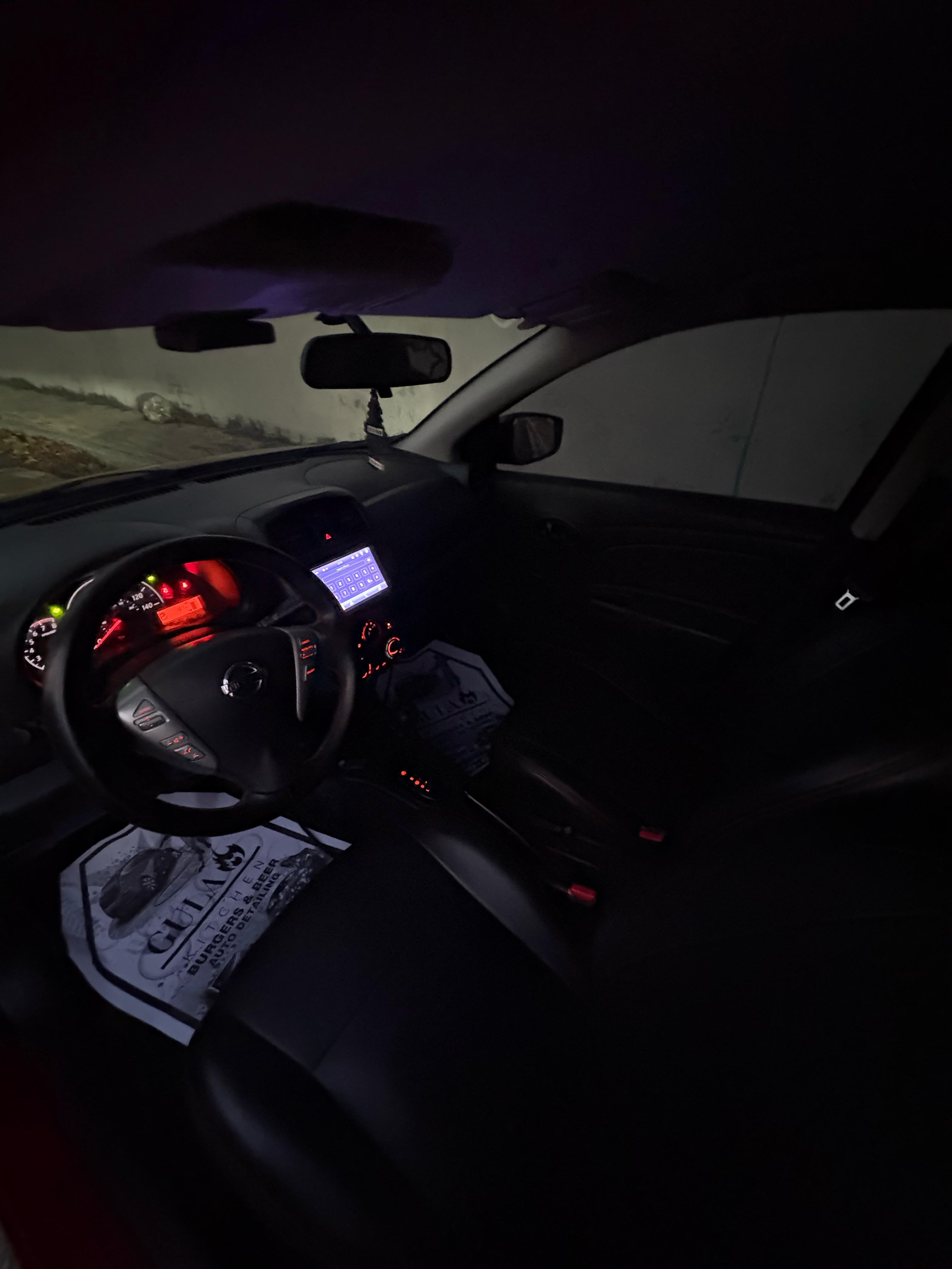 carros - Nissan Versa 2015    4
