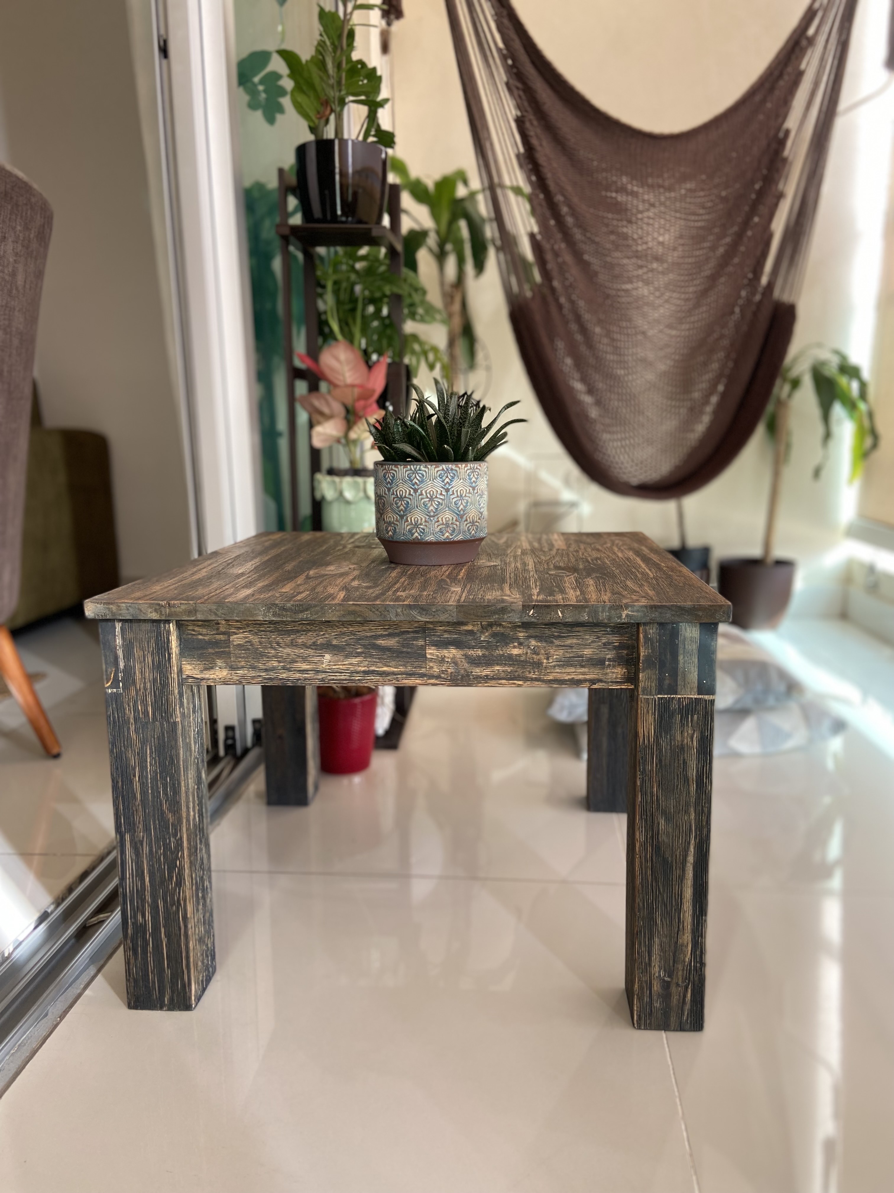 muebles y colchones - Mesa cuadrada de madera
