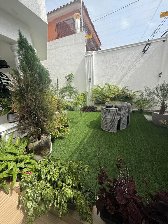 casas - Casa en venta de 4 niveles con piscina y 5 habitac 1