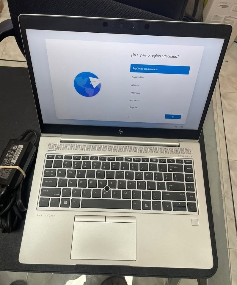 computadoras y laptops - Laptop HP Elitebook Touch 14" FHD Ryzen 5 Pro 3500