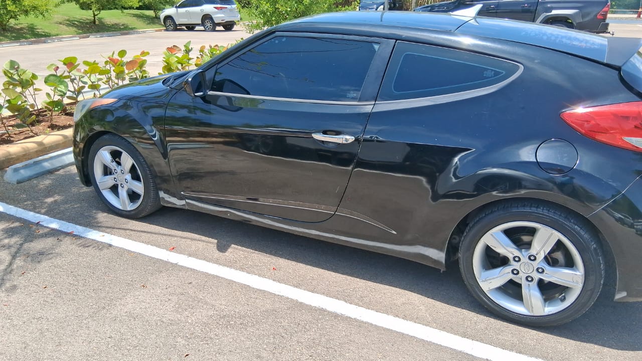 carros - Se vende carro Hyundai Veloster 