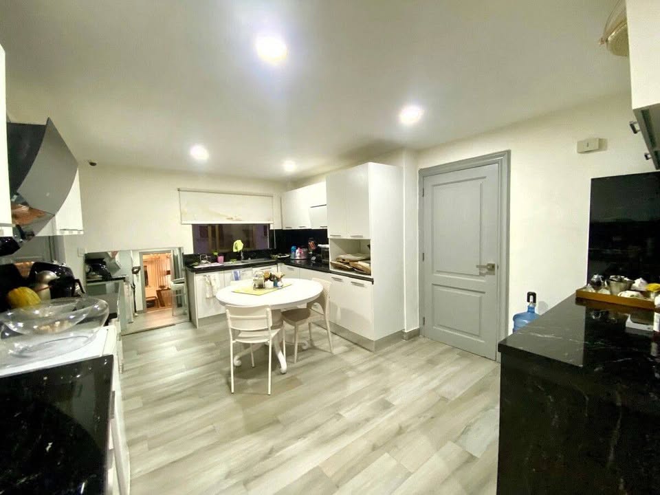 apartamentos - Apartamento Clásico Modernizado En Paraíso 1