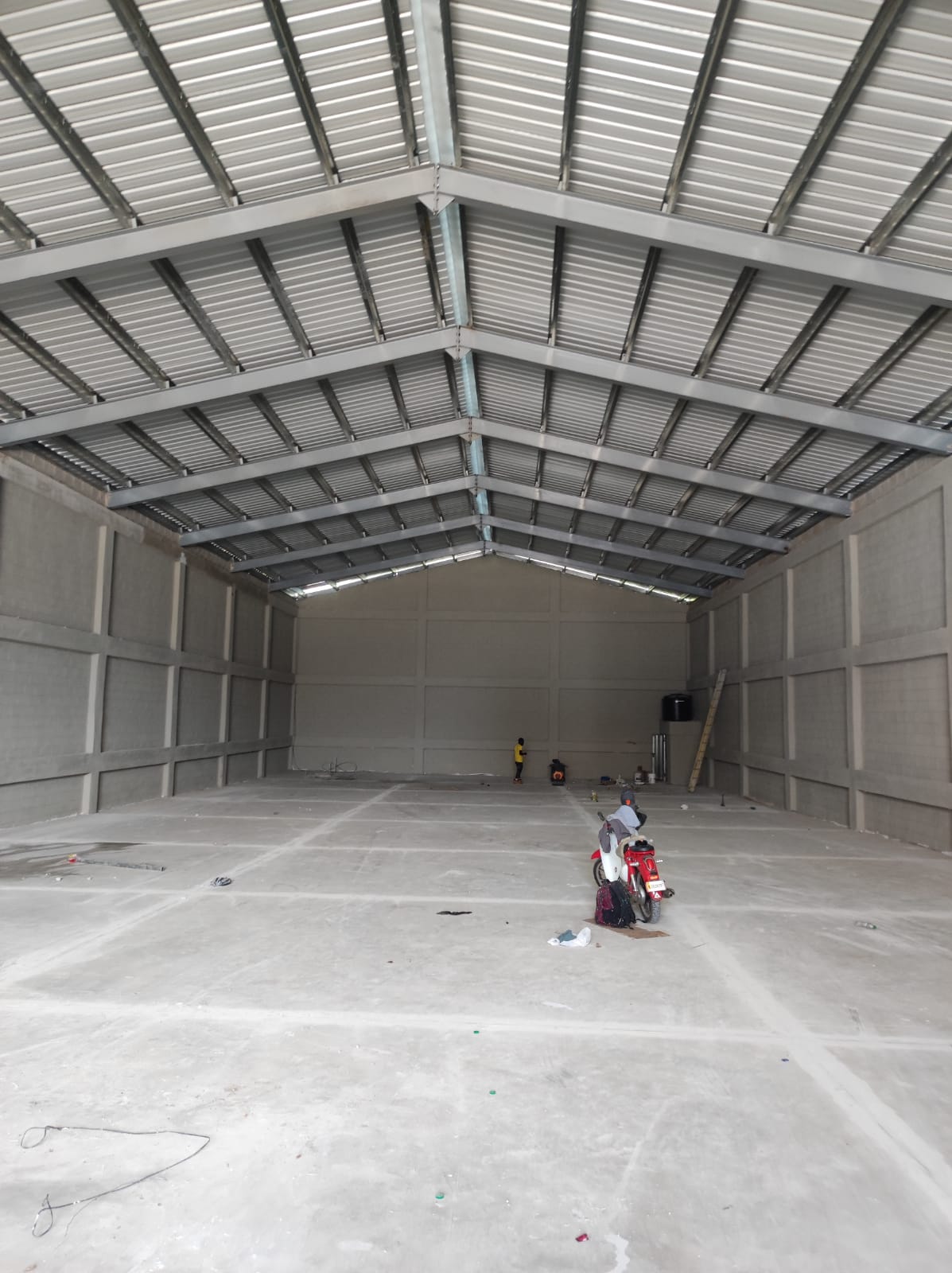 oficinas y locales comerciales - Alquilo Nave industrial en la AV. Hipica  0