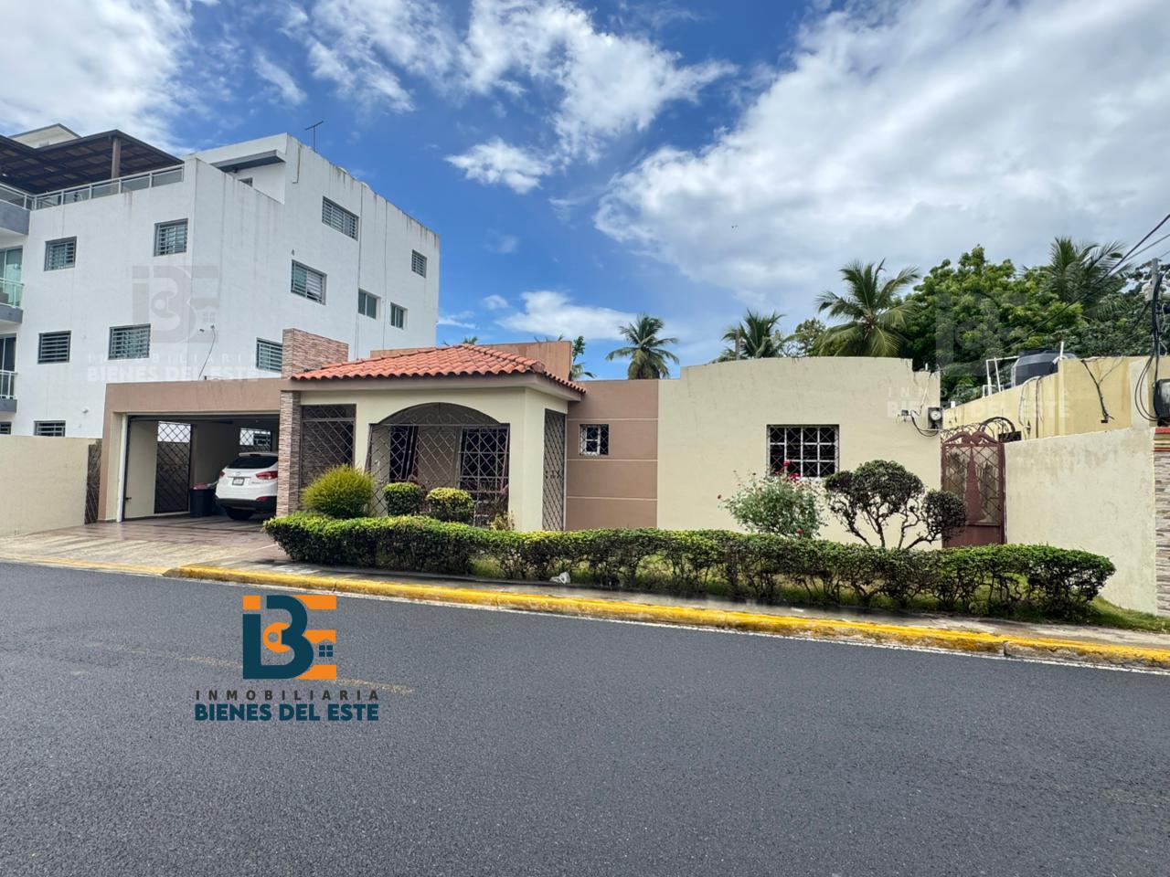 casas - Se Renta Esta Hermosa Casa en Residencial Cerrado. 0
