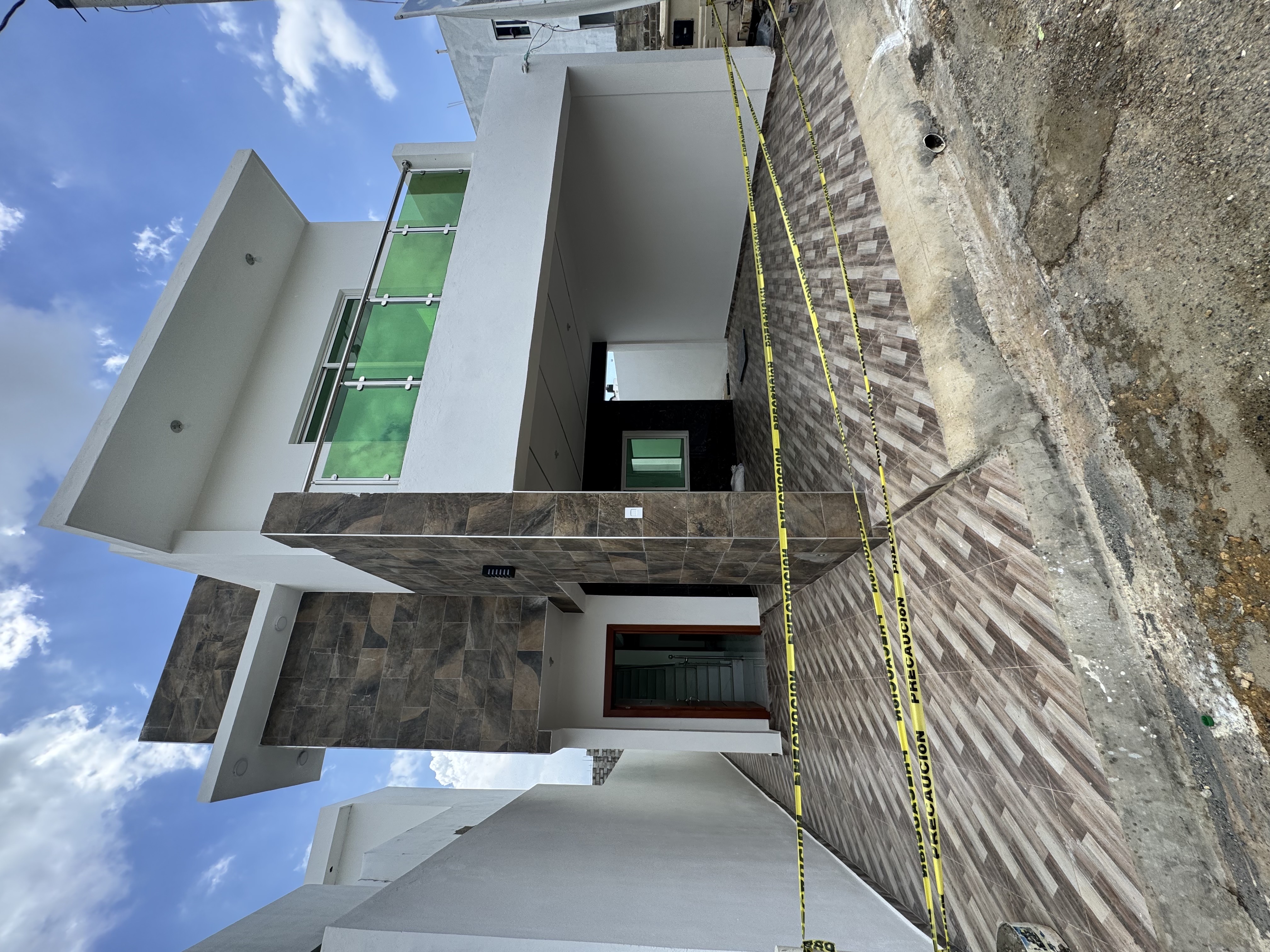 casas - venta de casa de 3 niveles con piscina en avenida ecológica Santo Domingo este  0