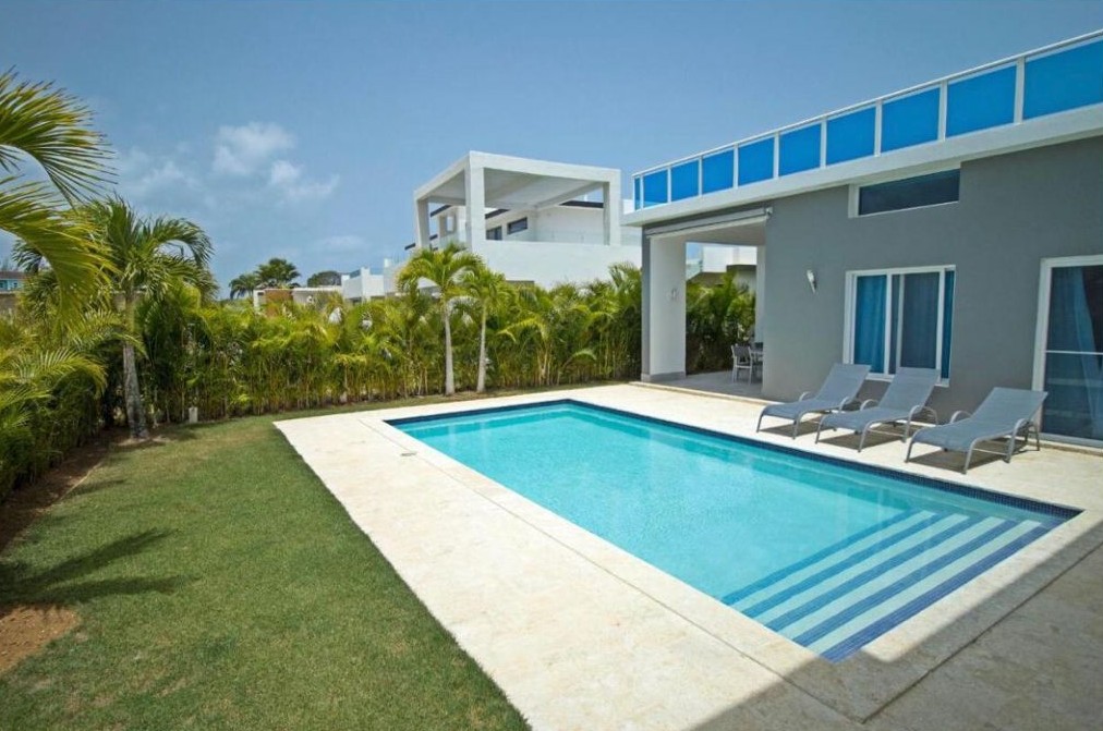 casas vacacionales y villas - Villa en venta, 2 niveles y piscina, amueblada, Sosúa 2