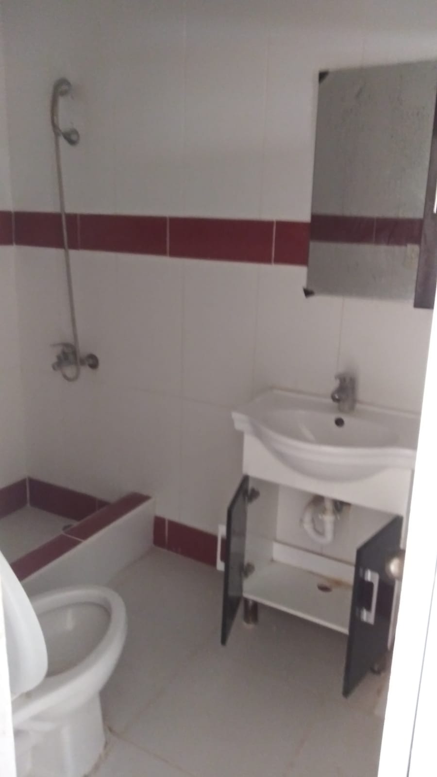 apartamentos - APTO EN ALQUILER , AV CHARLES DE GAULLE. 6