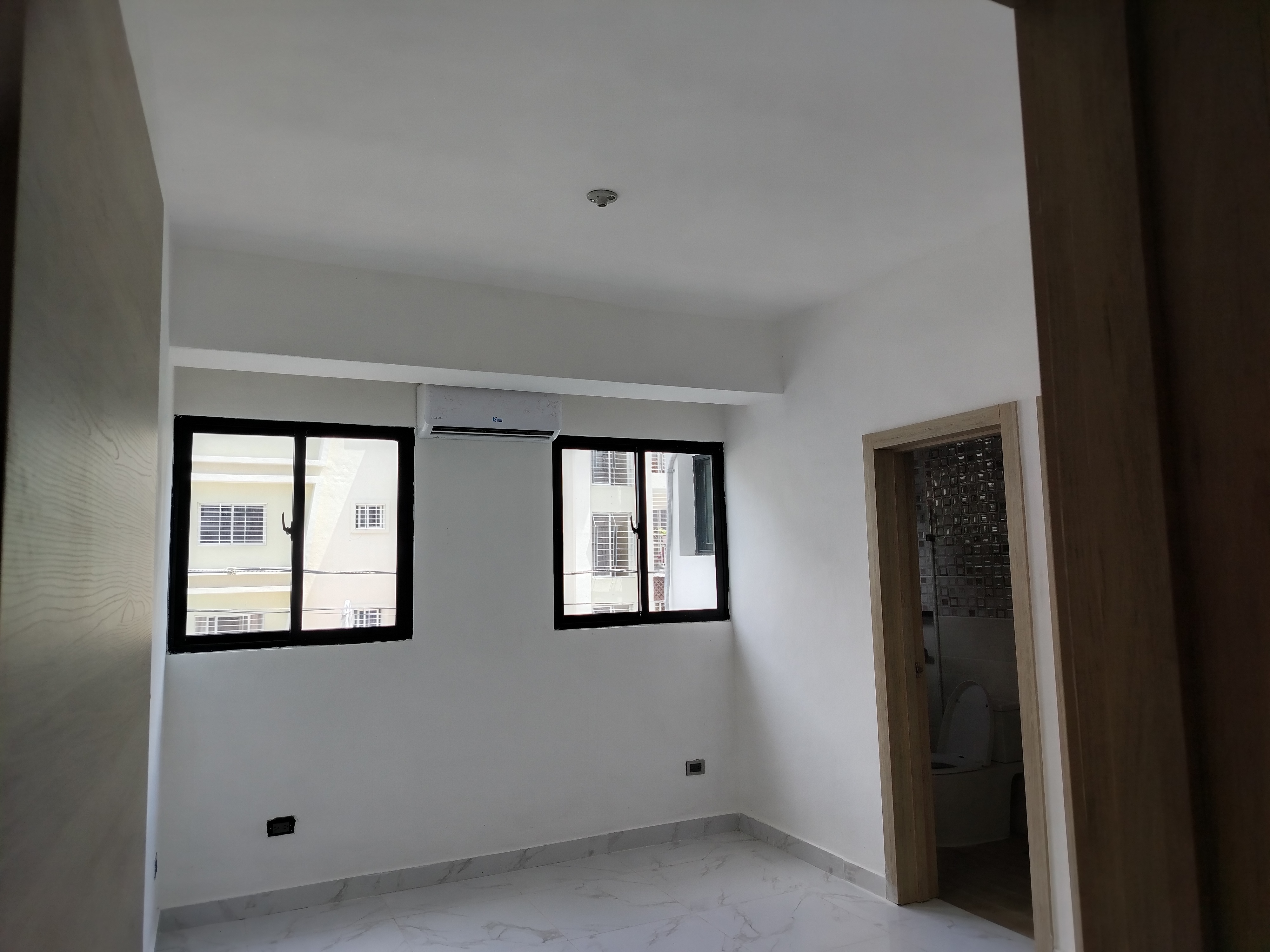 apartamentos - Alquilo hermoso apartamento en millón con línea  9