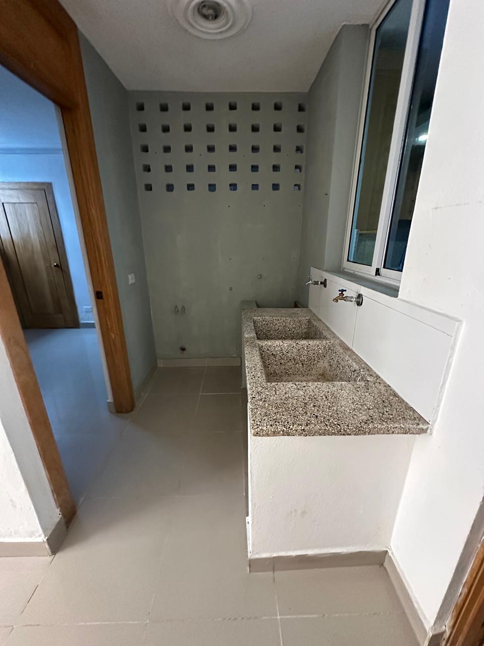 casas - Casa en Alquiler ubicada en El Paraiso 4