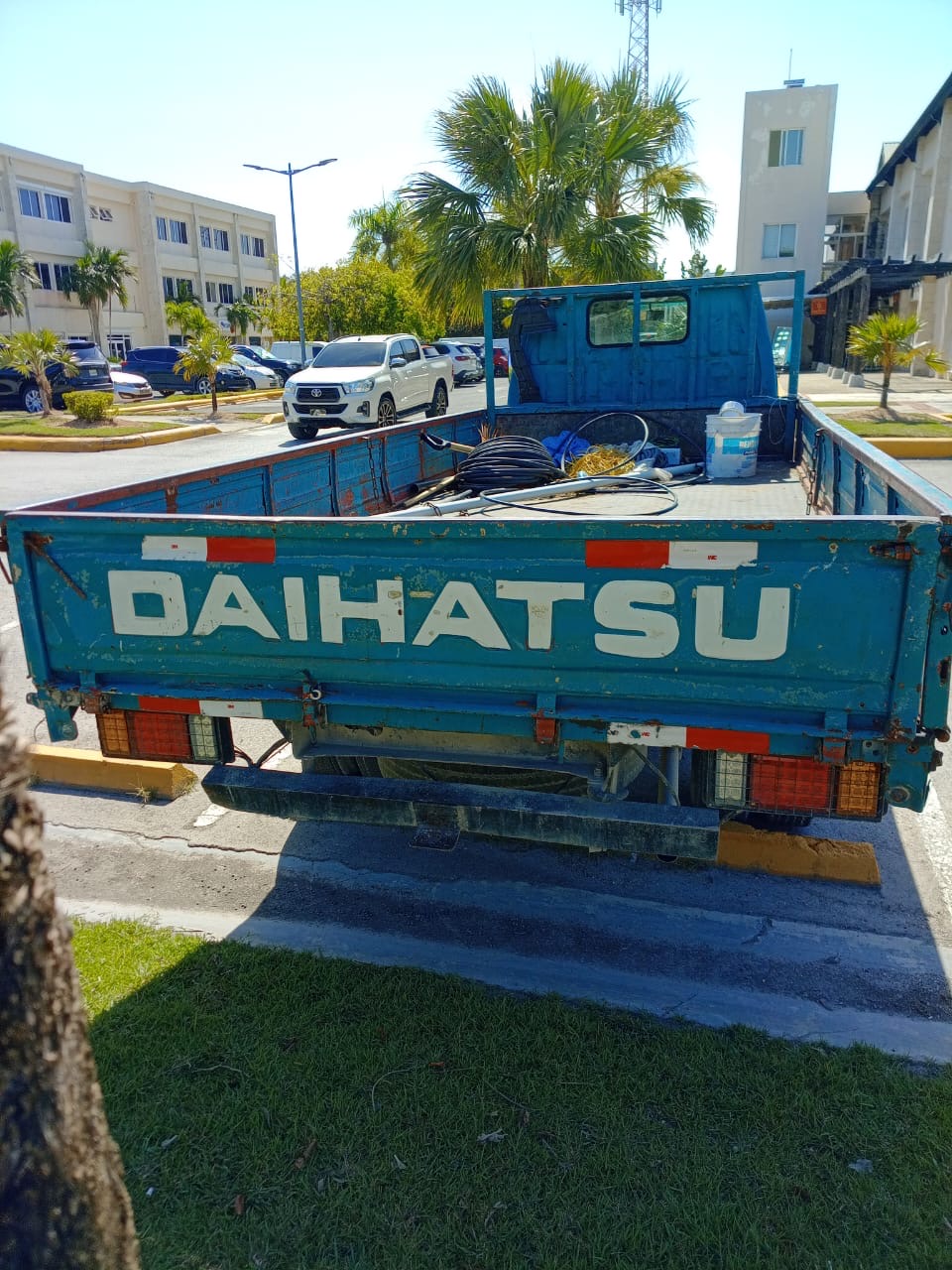 camiones y vehiculos pesados - Vendo Daihatsu Delta cama larga 3