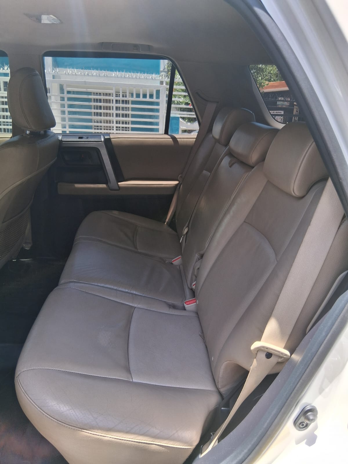 jeepetas y camionetas - Toyota 4Runner 2010 Limited 4x4 nueva sin detalles 5