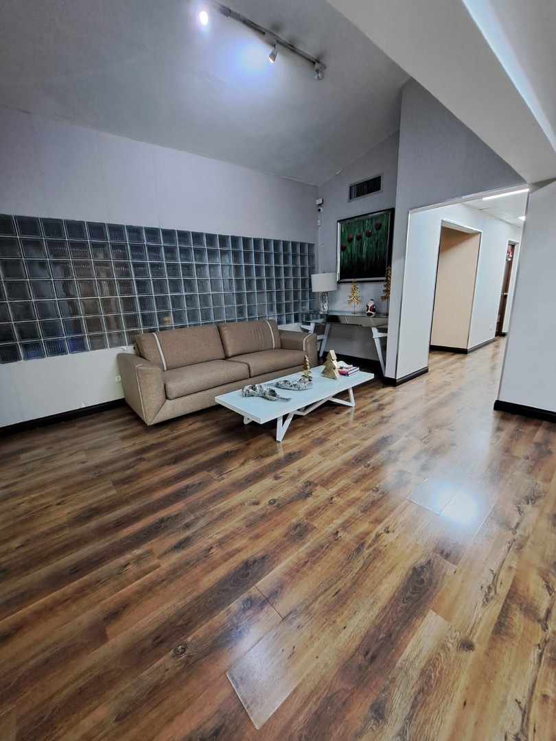 oficinas y locales comerciales - Evaristo Morales edificio comercial 800m2