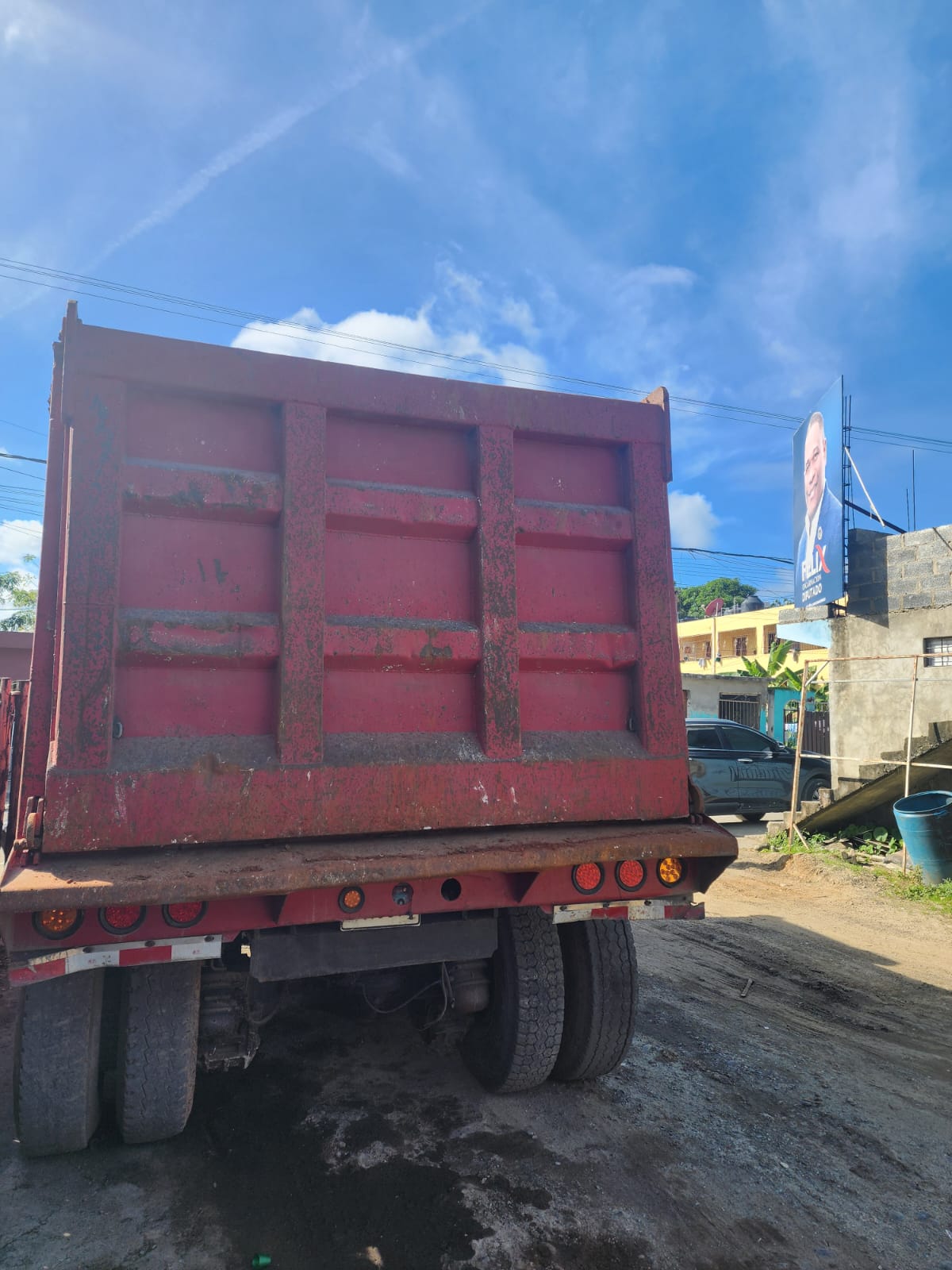 camiones y vehiculos pesados - Camion Mack volteo 2