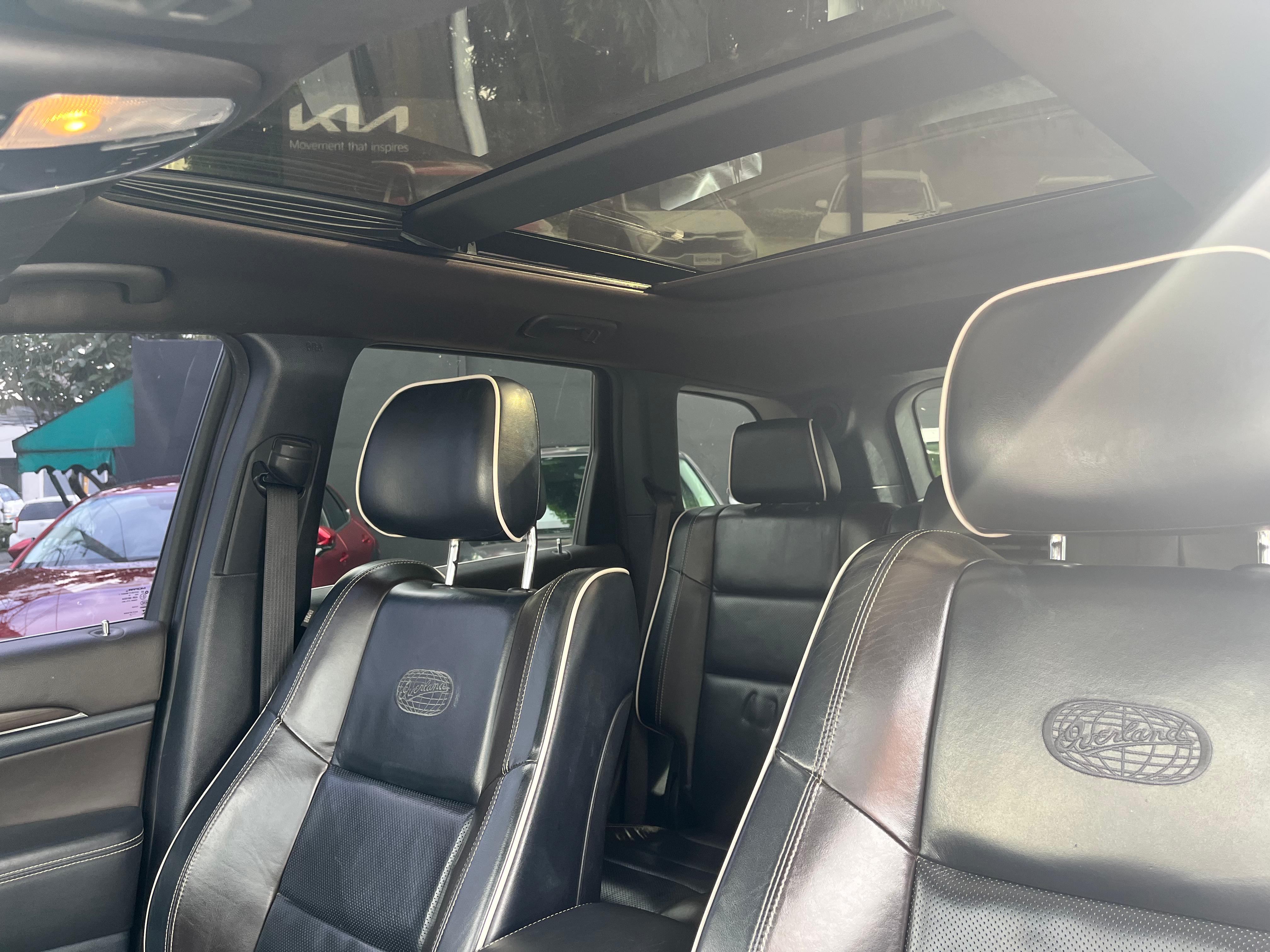 jeepetas y camionetas - JEEP GRAND CHEROKEE OVERLAND 2015 4