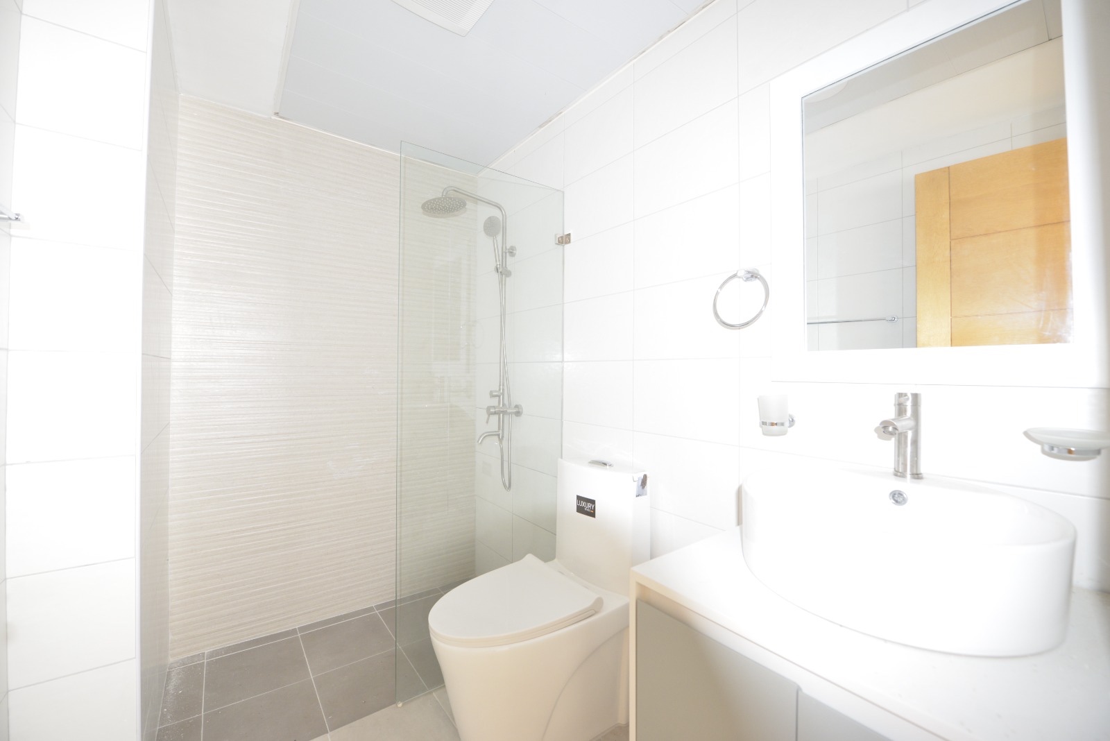 apartamentos - Vendo apartamento en lujosa torre 8