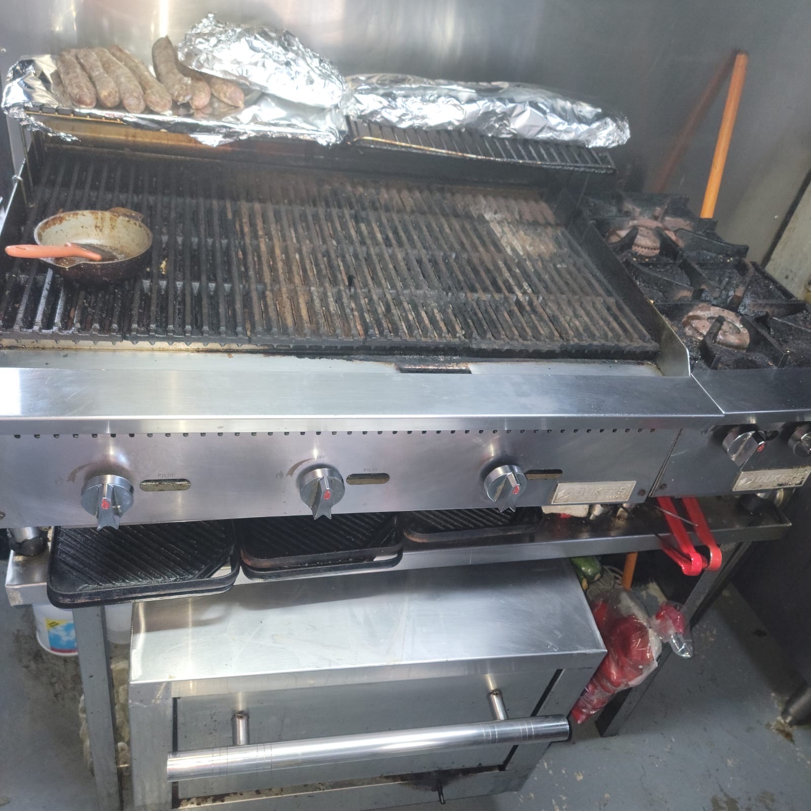negocios en venta - Concepto Foodtruck de Carnes a la Parrilla  1