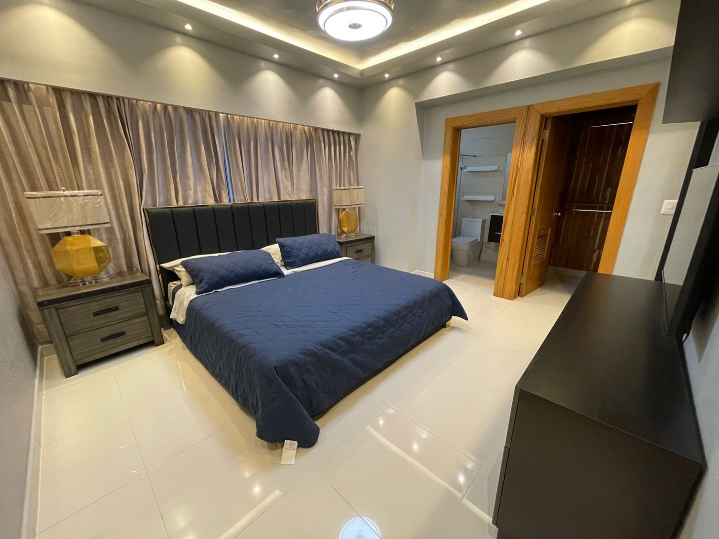 apartamentos - Apartamento en Venta Amueblado
PIANTINI
USD 380,000.00
Mantenimiento: RD$9,500.0 5