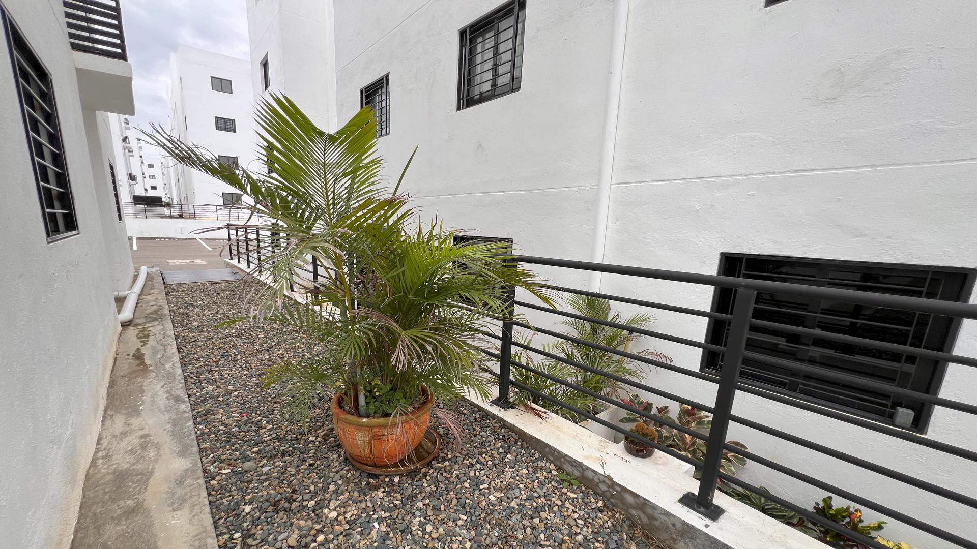 apartamentos - EN VENTA APARTAMENTO PRIMER NIVEL CON PATIO EN SANTIAGO 4