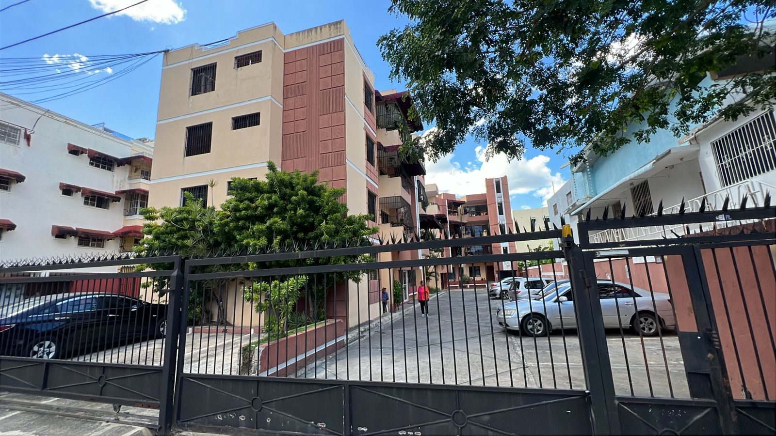 apartamentos - APARTAMENTO EN ALMA ROSA I, 2do nivel  céntrico 0