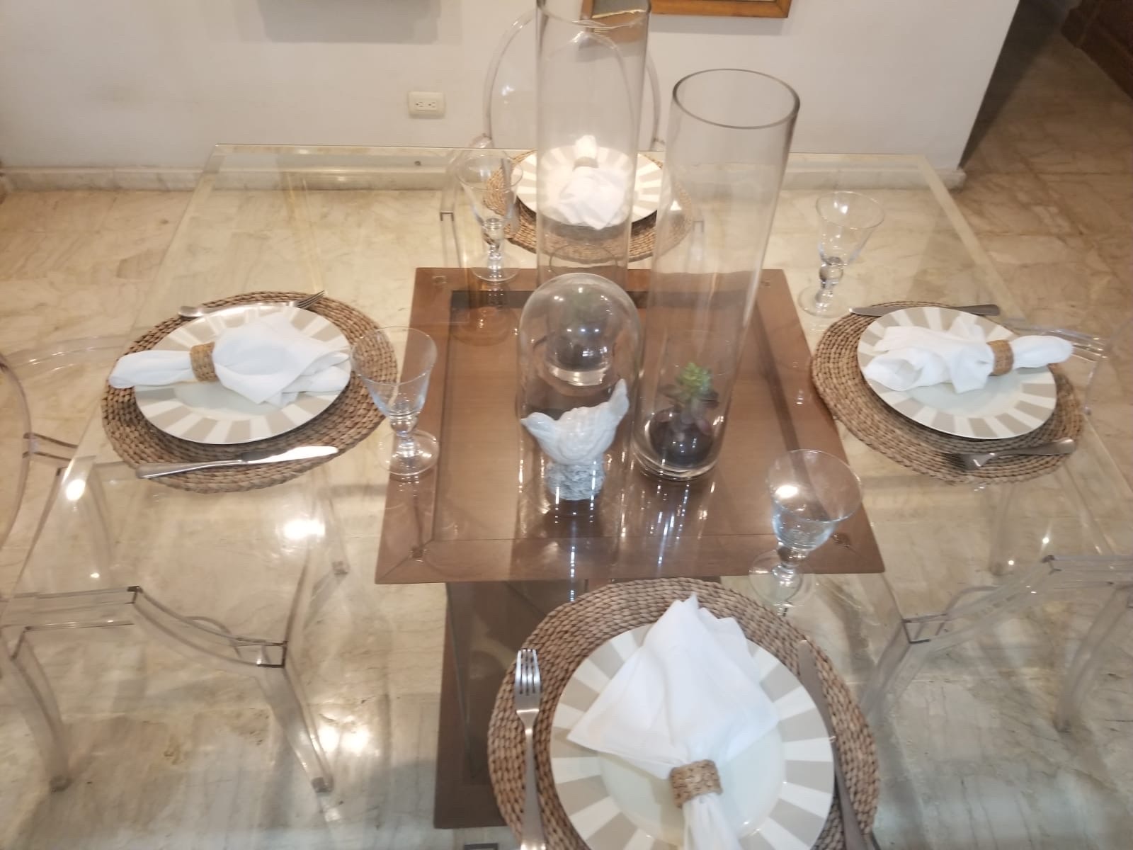 muebles y colchones - Mesa de comedor en Cristal con base de madera (8 a 10 puestos)  2
