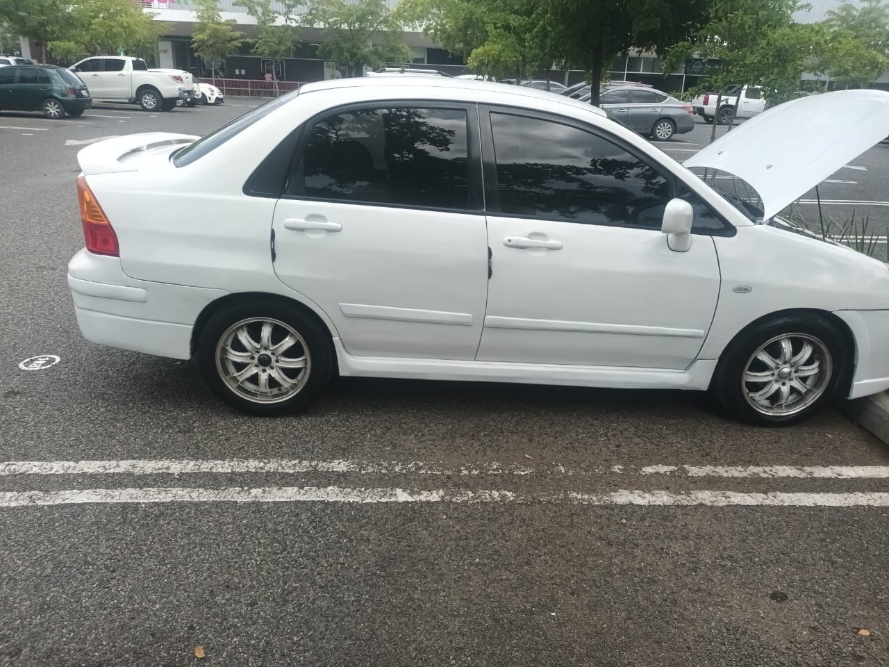 carros - vendo carro Suzuki aéreo 2005 como una niña  2