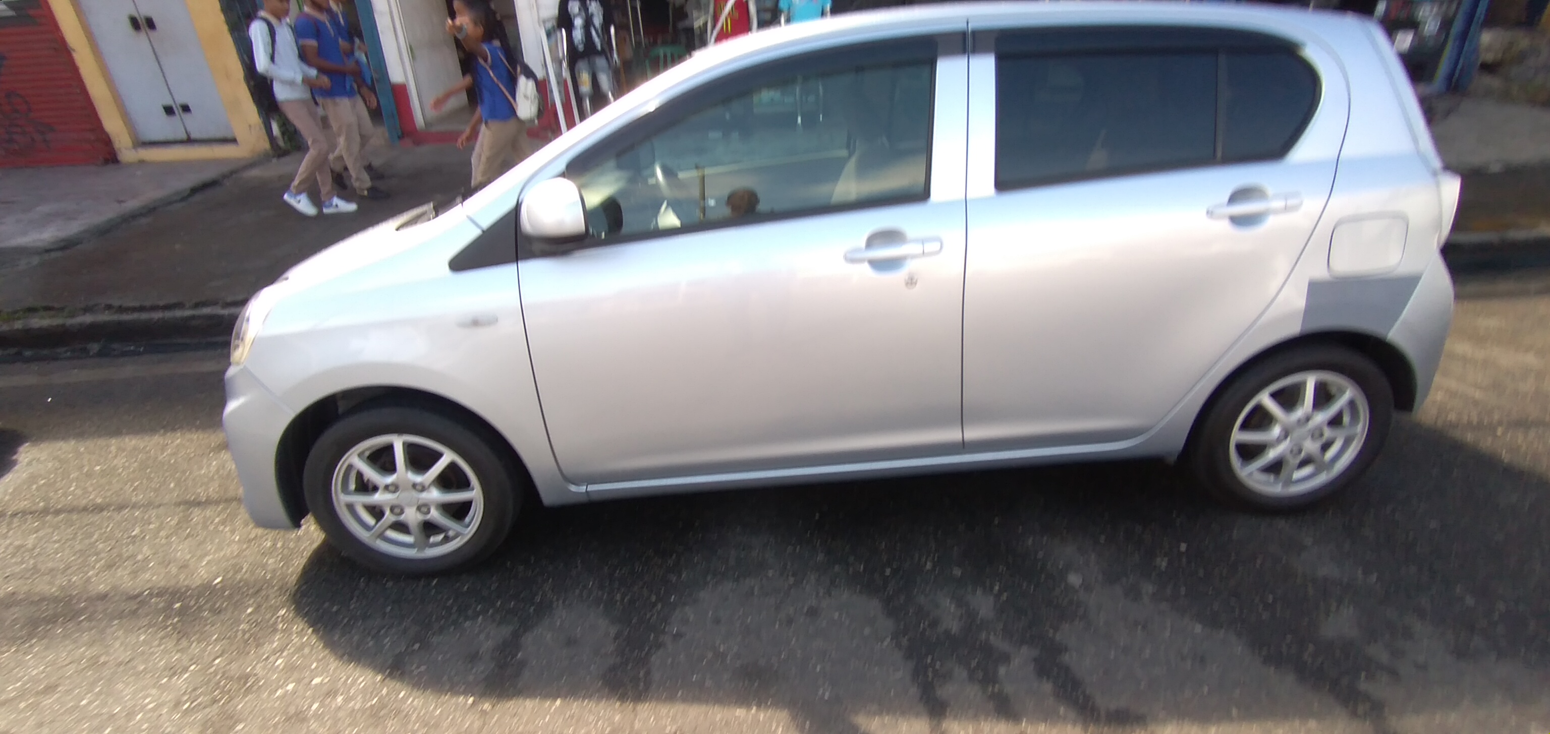 carros - RENTA DAIHATSU MIRA 2017 PARA UBER/DIDI 3