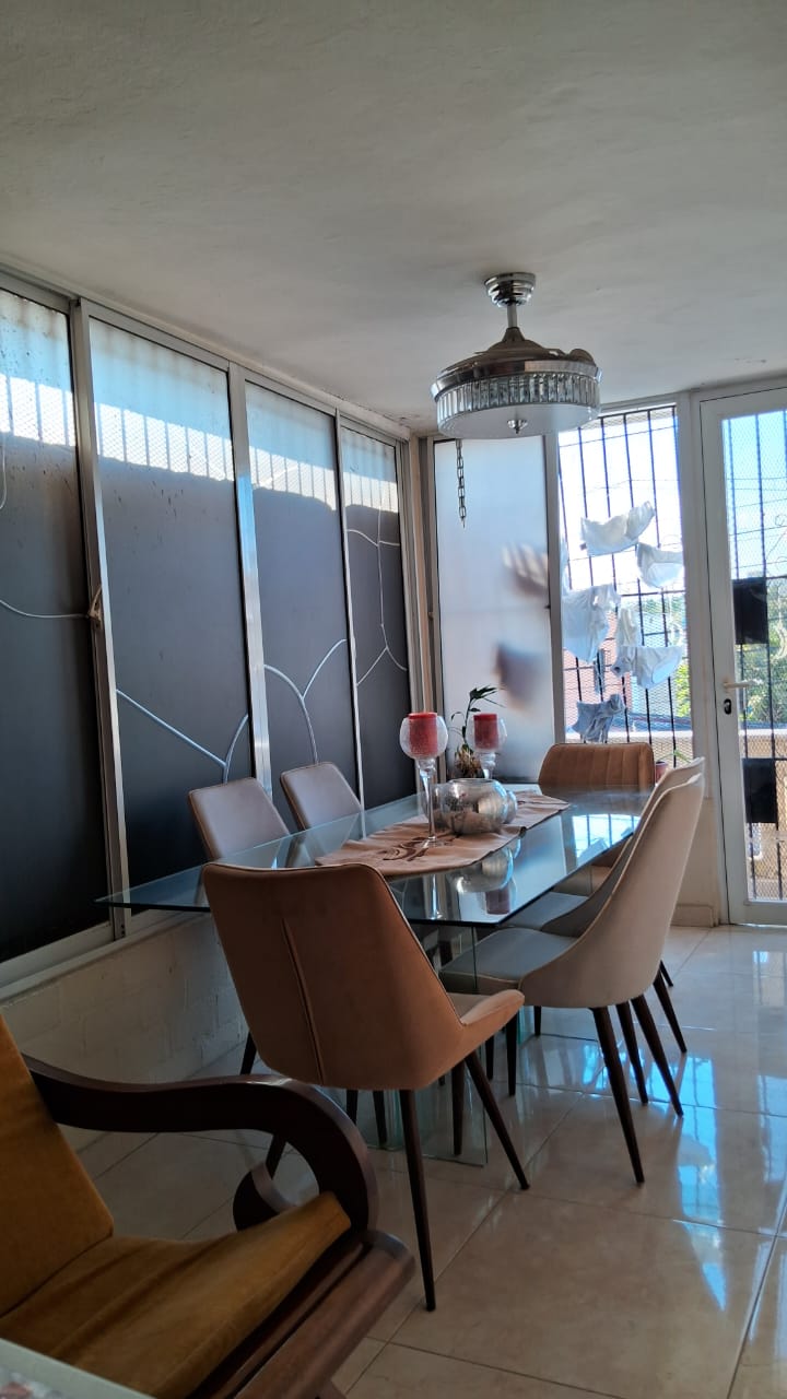 casas - VENTA DE CASA DE DOS NIVELES EN EL INVI  2