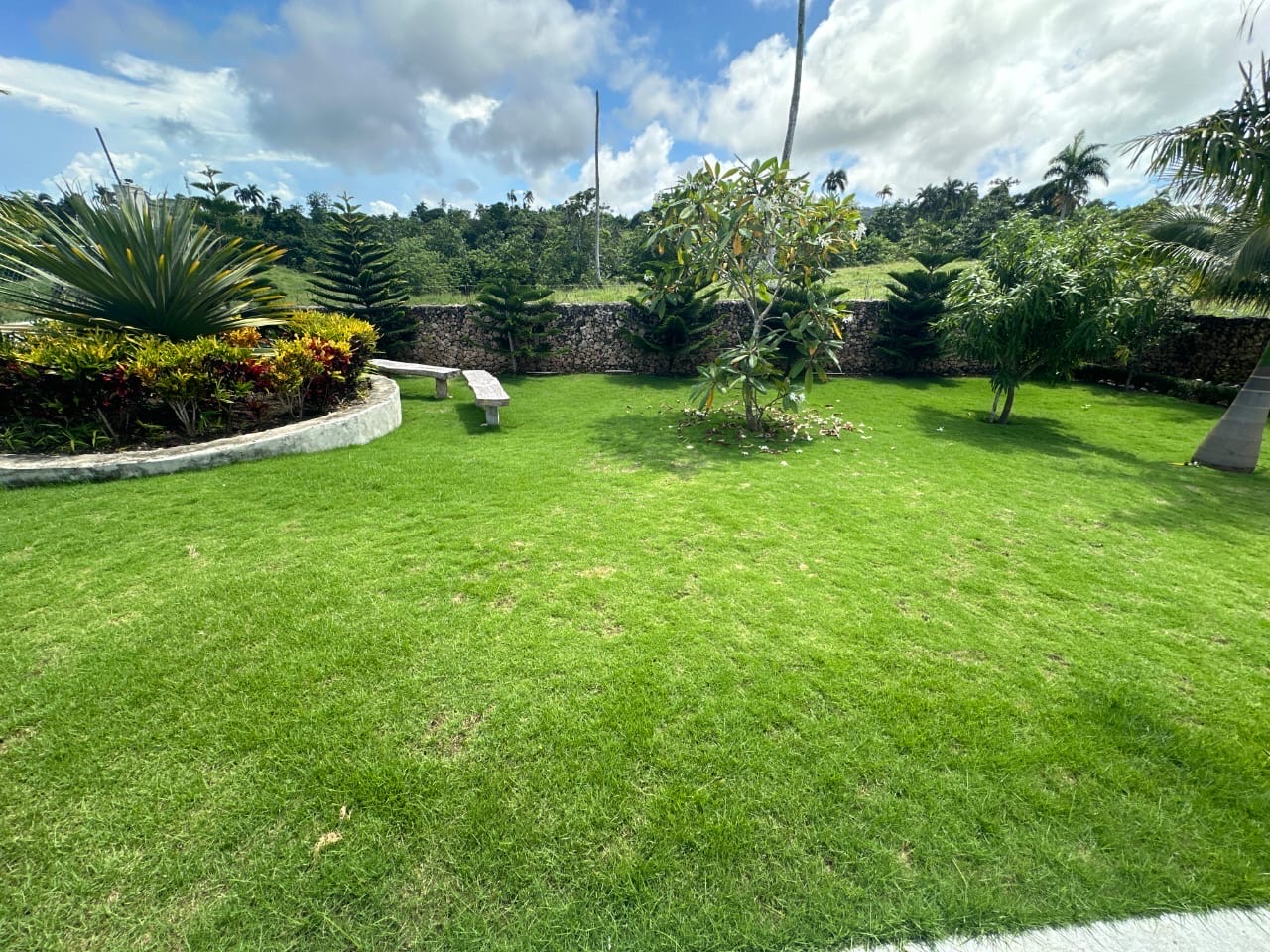 casas - casa vacacional de dos niveles en amplio terreno en Cabrera nagua vista al mar 6