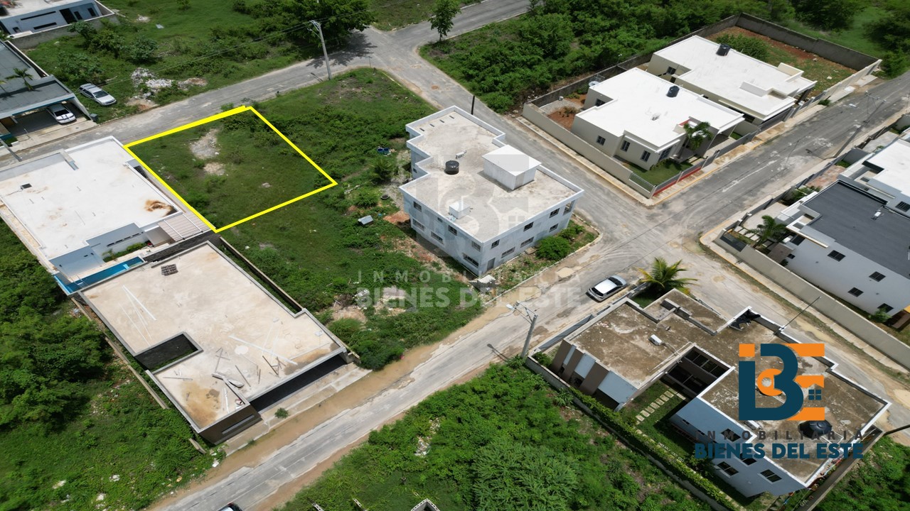 solares y terrenos - Solar  de OPOTUNIDAD en La Etapa III de Residencial Naime  1