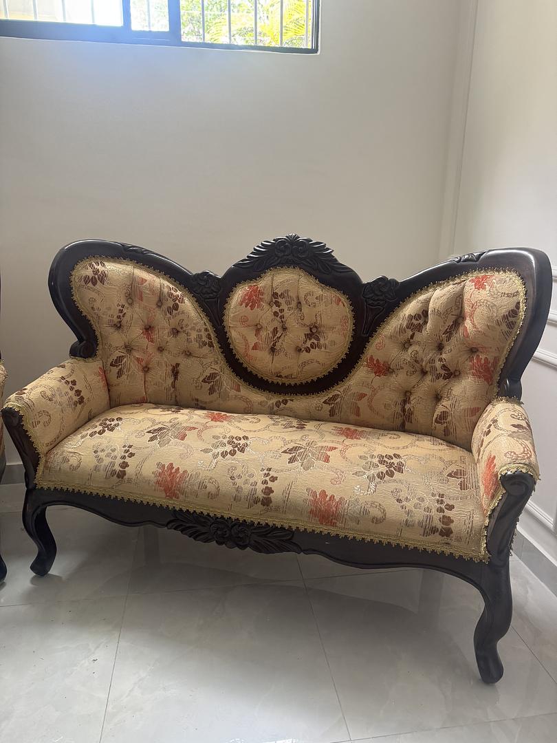 muebles y colchones - Encanto Colonial en Caoba: 3 Muebles + Mesa, ¡Oportunidad Única! 3
