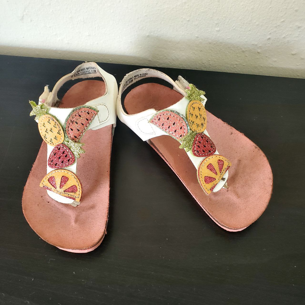 ropa y zapatos - Sandalia zapato niña. Size # 9. (Usado)