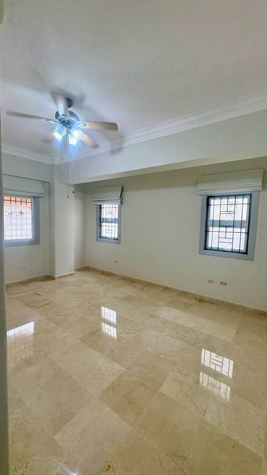 apartamentos - Venta de Apartamento Clasico en Ensanche Paraiso 3