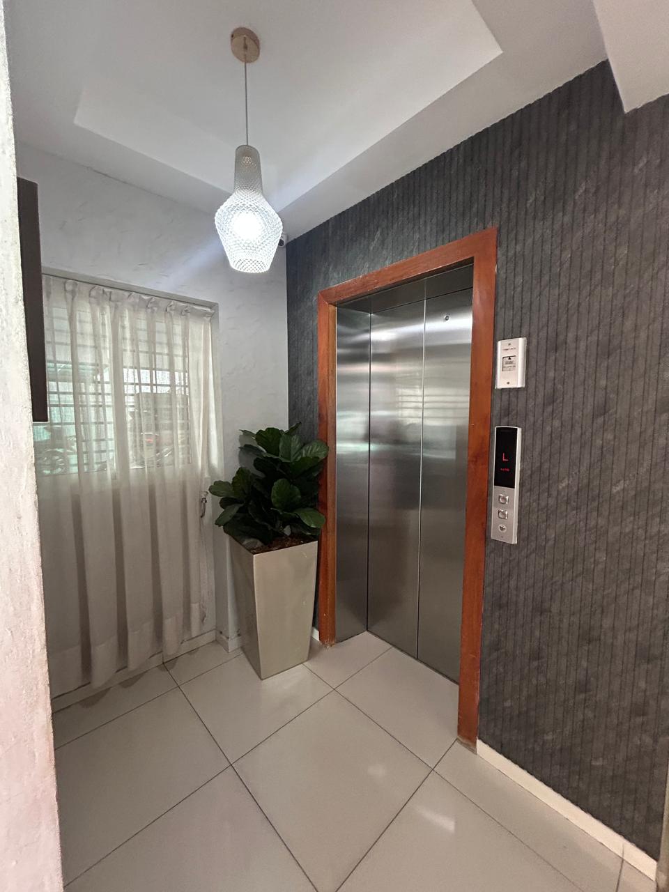 apartamentos - Apartamento en renta PISO ALTO en Evaristo Morales 2