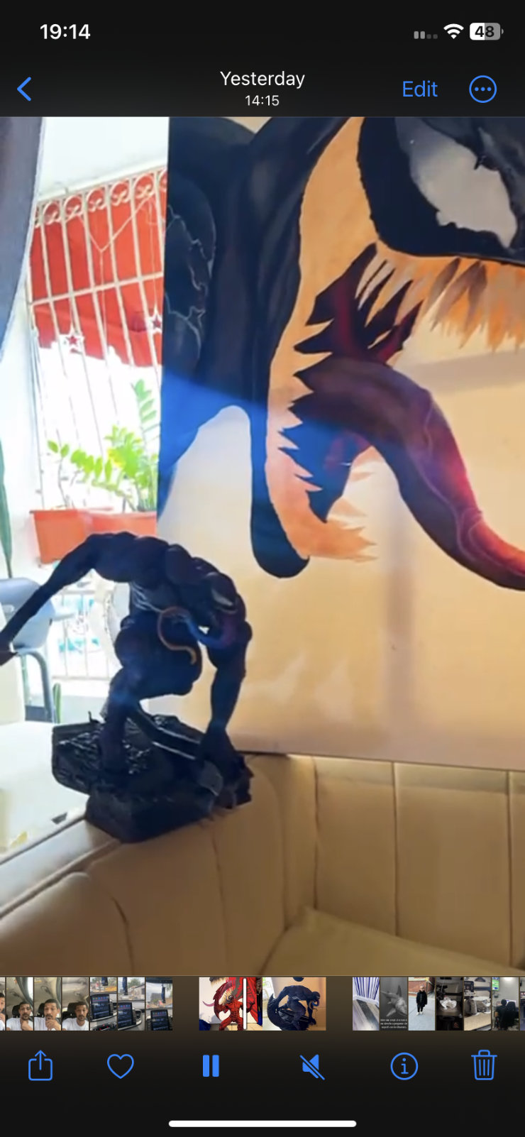 hobby y coleccion - “Arte a Otro Nivel: Venom Hecho a Mano en Lienzo y Figura 3D Fans” 1