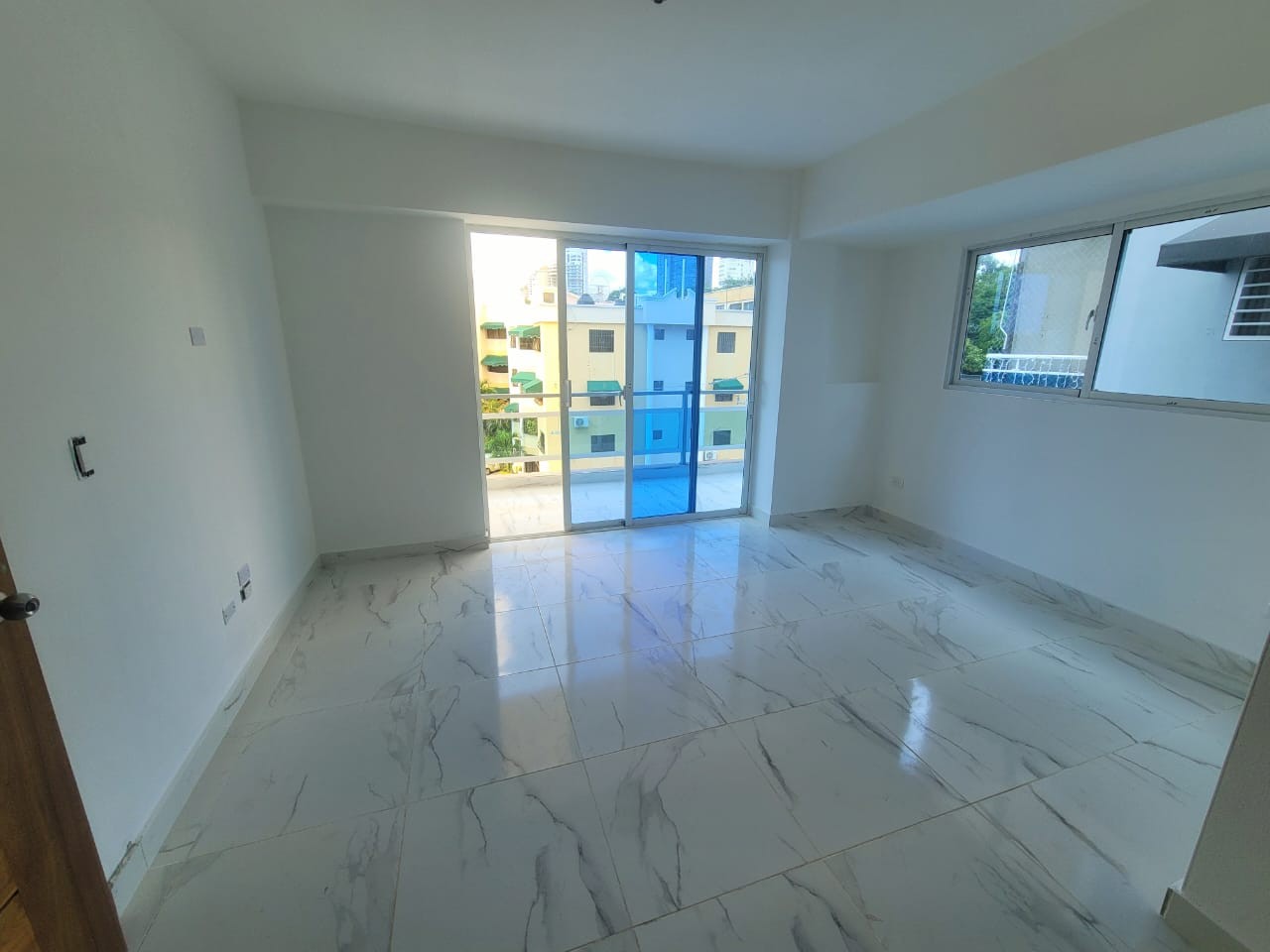 apartamentos - Se vende apartamento En Av. Independencia Nuevo 4