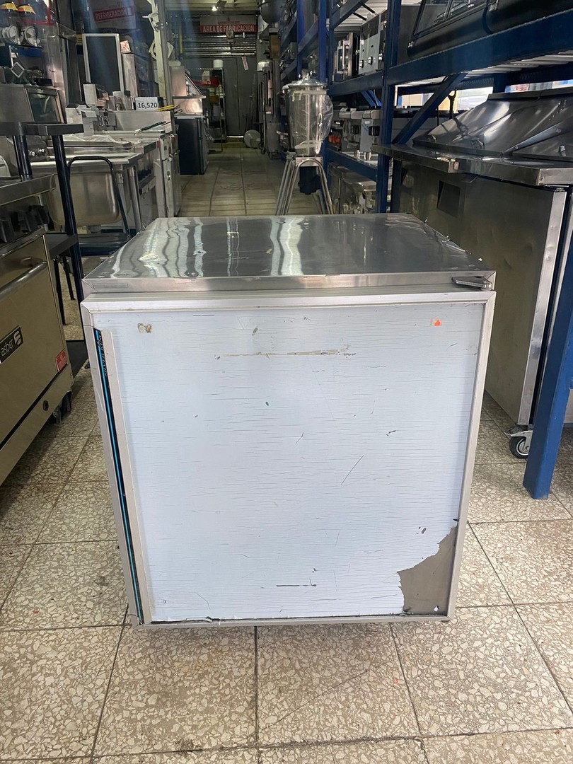 equipos profesionales - Congelador de 27" Silver King 