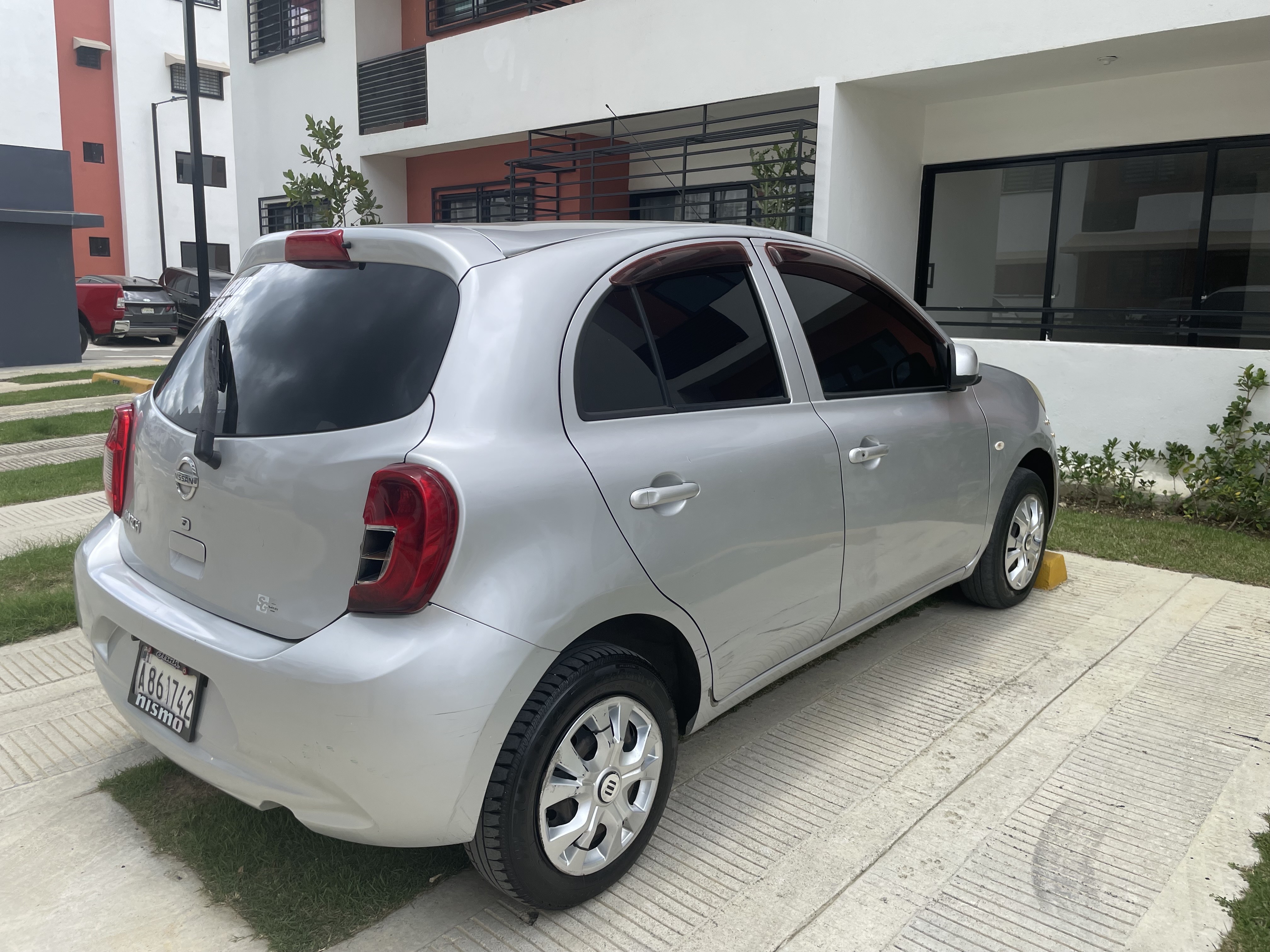 carros - Vendo Nissan March 2014.  5