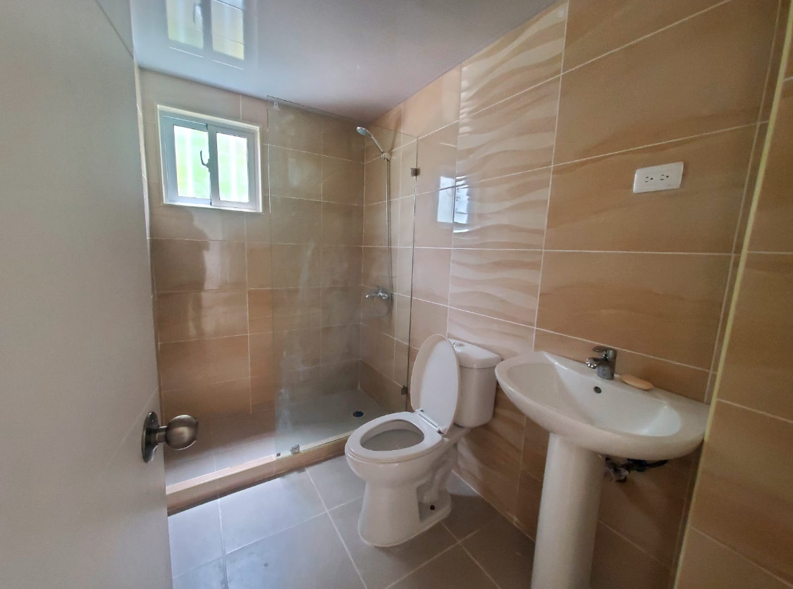 casas - APARTAMENTO EN PRIMER PISO CON HIERROS EN STO DGO ESTE 7