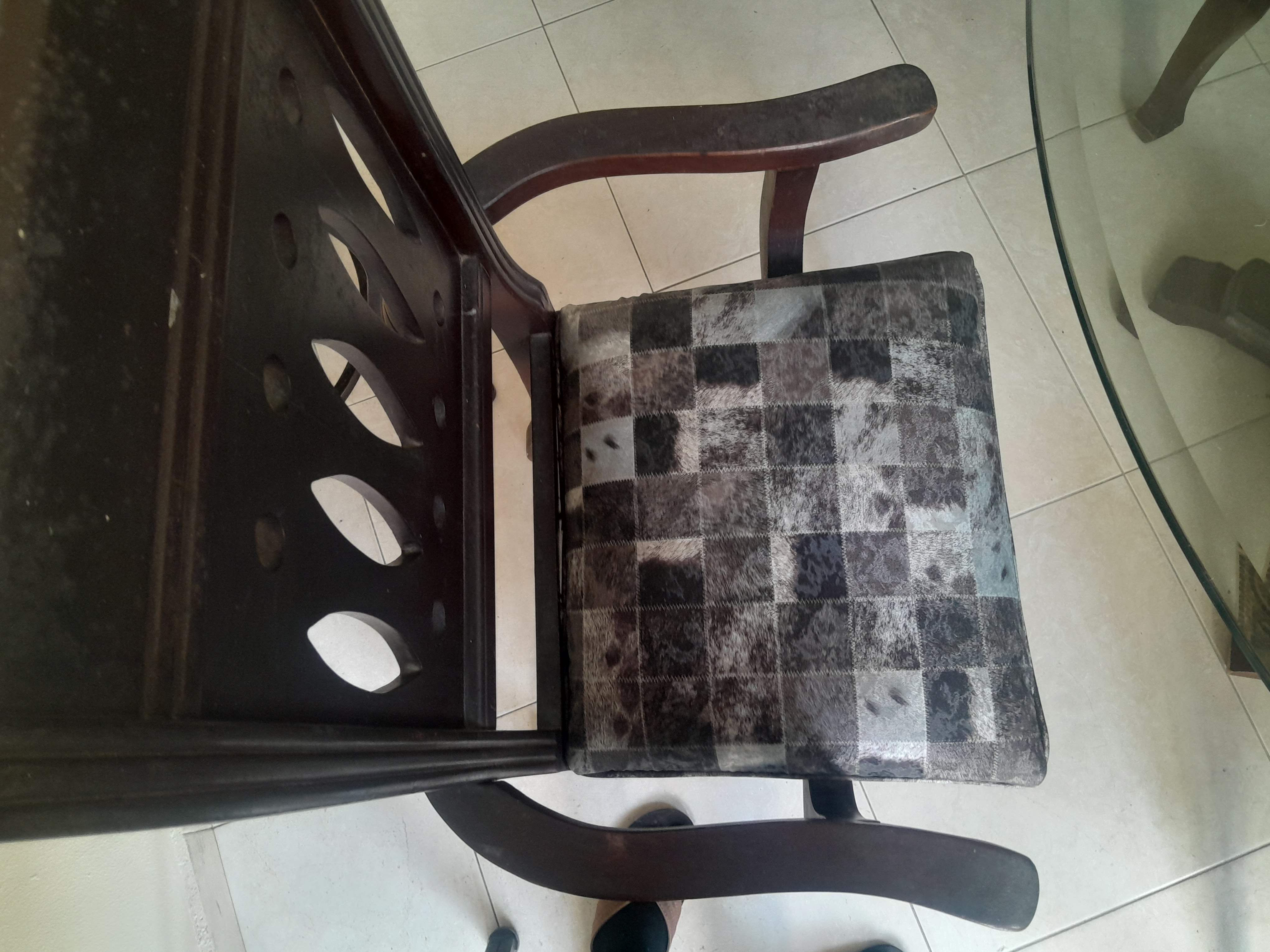 muebles y colchones - JUEGO COMEDOR 6 SILLAS , MESA TOPE DE CRISTAL 2