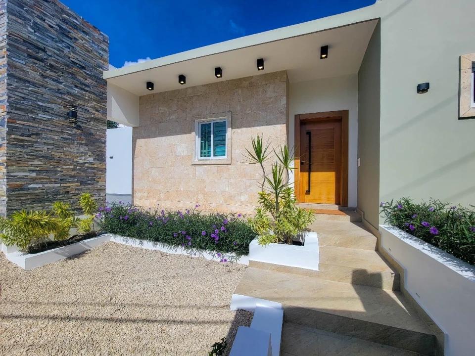 casas - Vive el Estilo Moderno: Villa Lista para Mudarte 0
