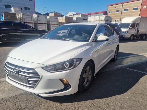 carros - HYUNDAI AVANTEDESDE:RD$790,000-Automático 0