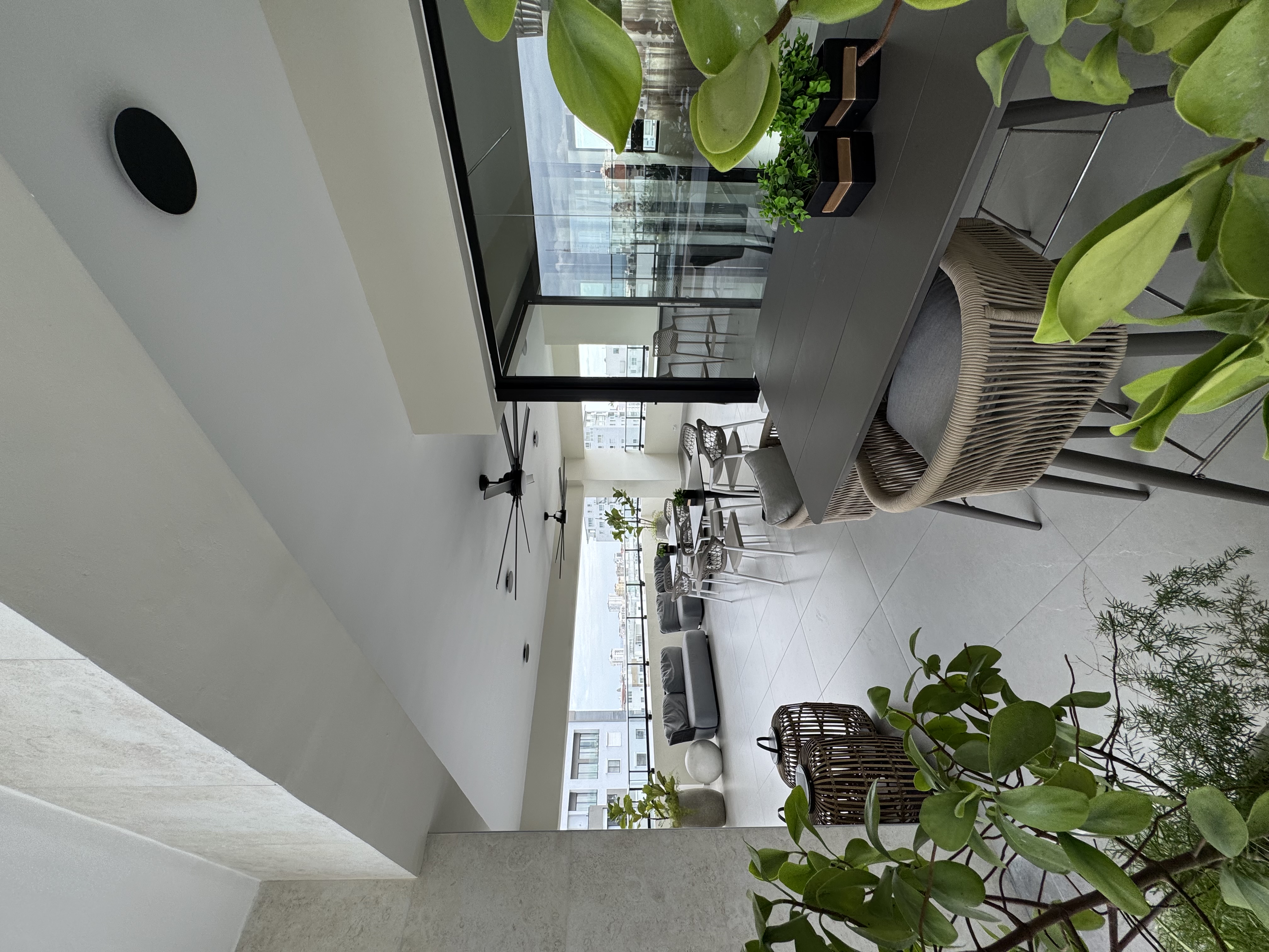apartamentos - Alquiler apto nuevo• 2 h, 2.5  B  Evaristo Morales 7