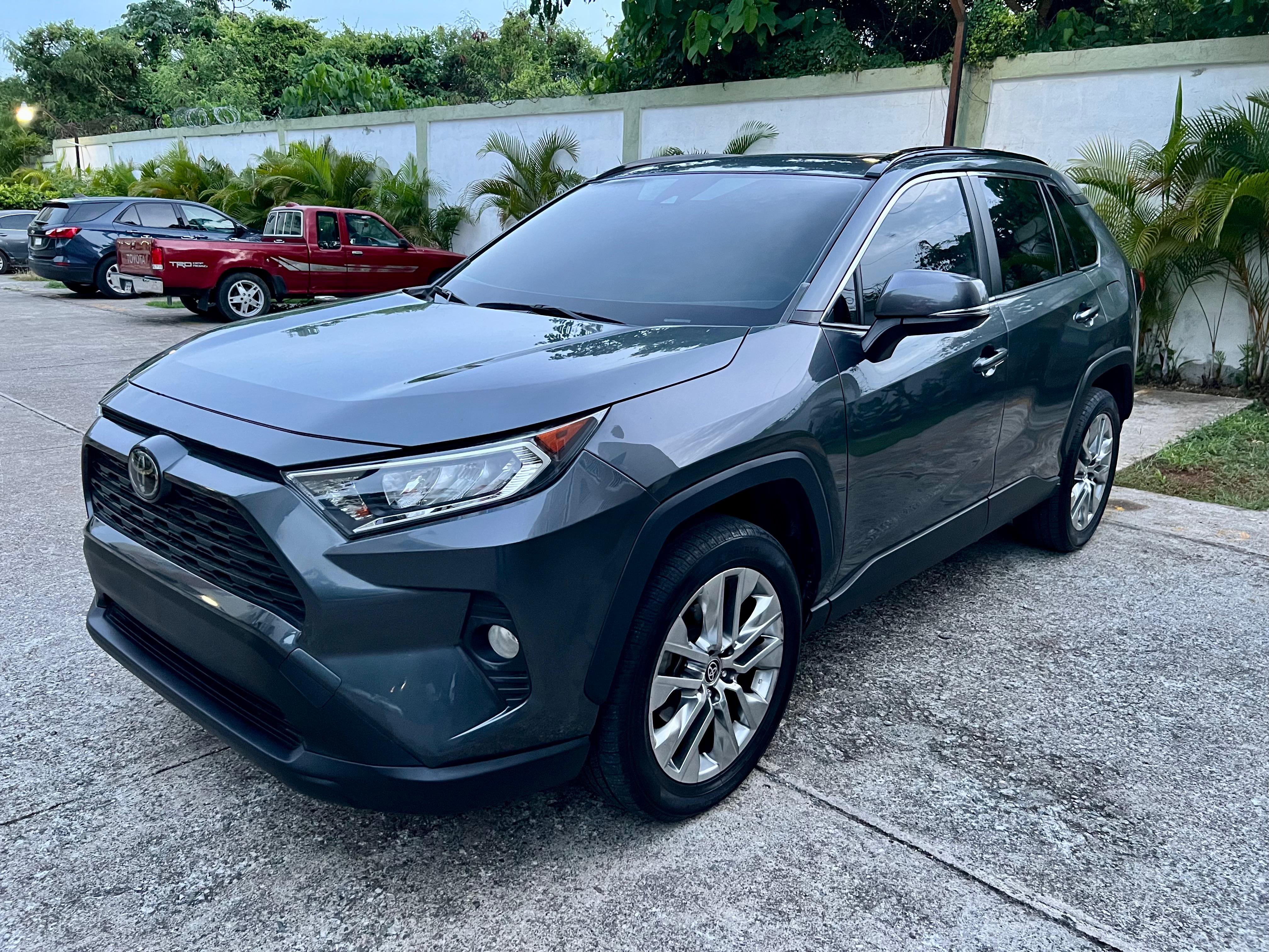 jeepetas y camionetas - RAV4 2020 XLE PREMIUM 