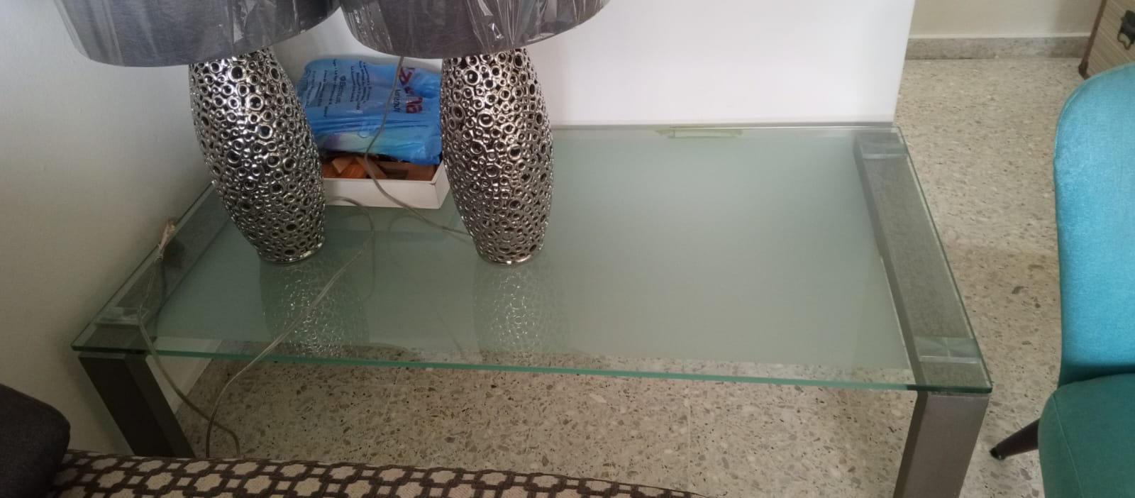 decoración y accesorios - Mesa con Tope de Cristal 1